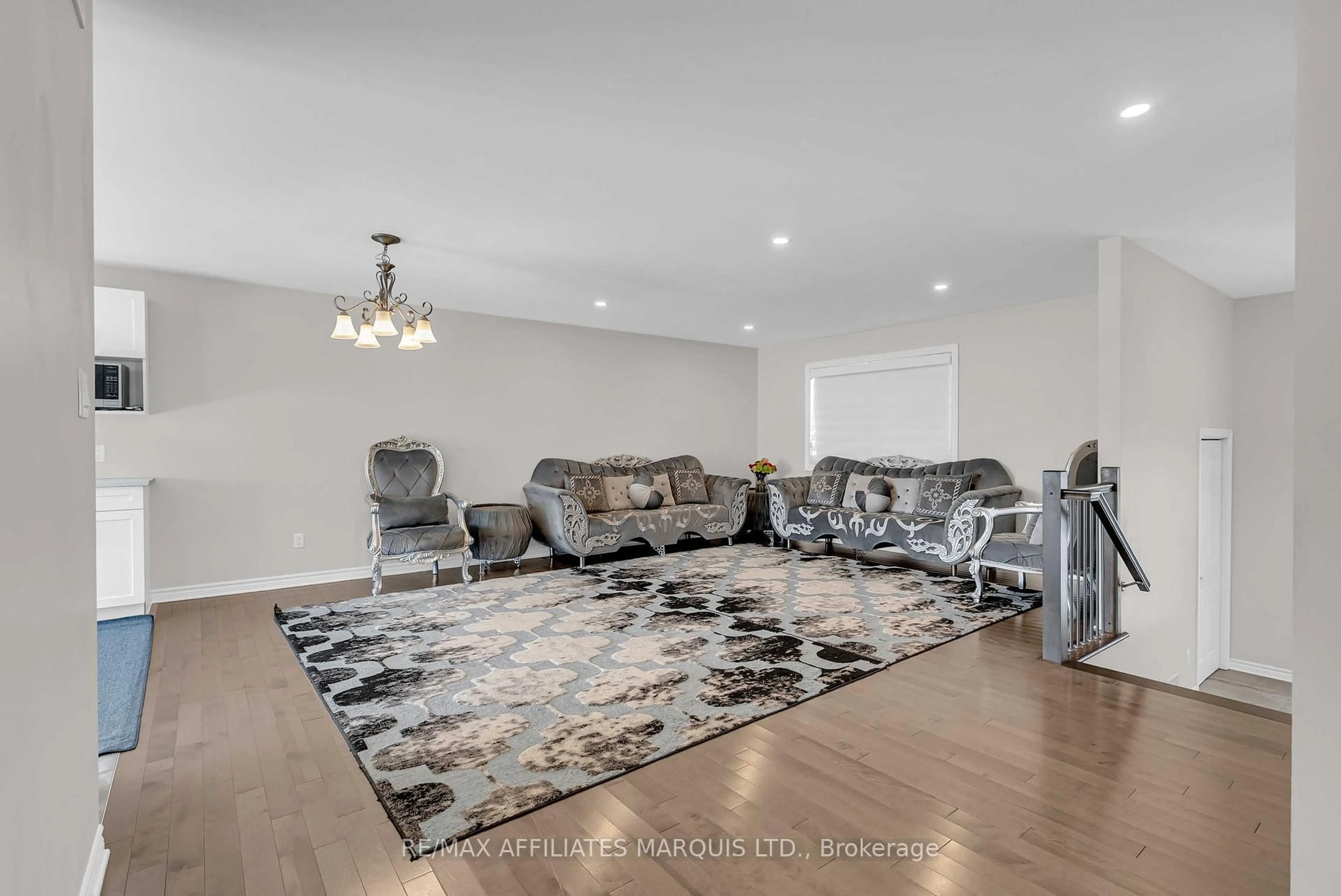 Living room with furniture, unknown for 109 Leonia St, Cornwall Ontario K6H 5L8