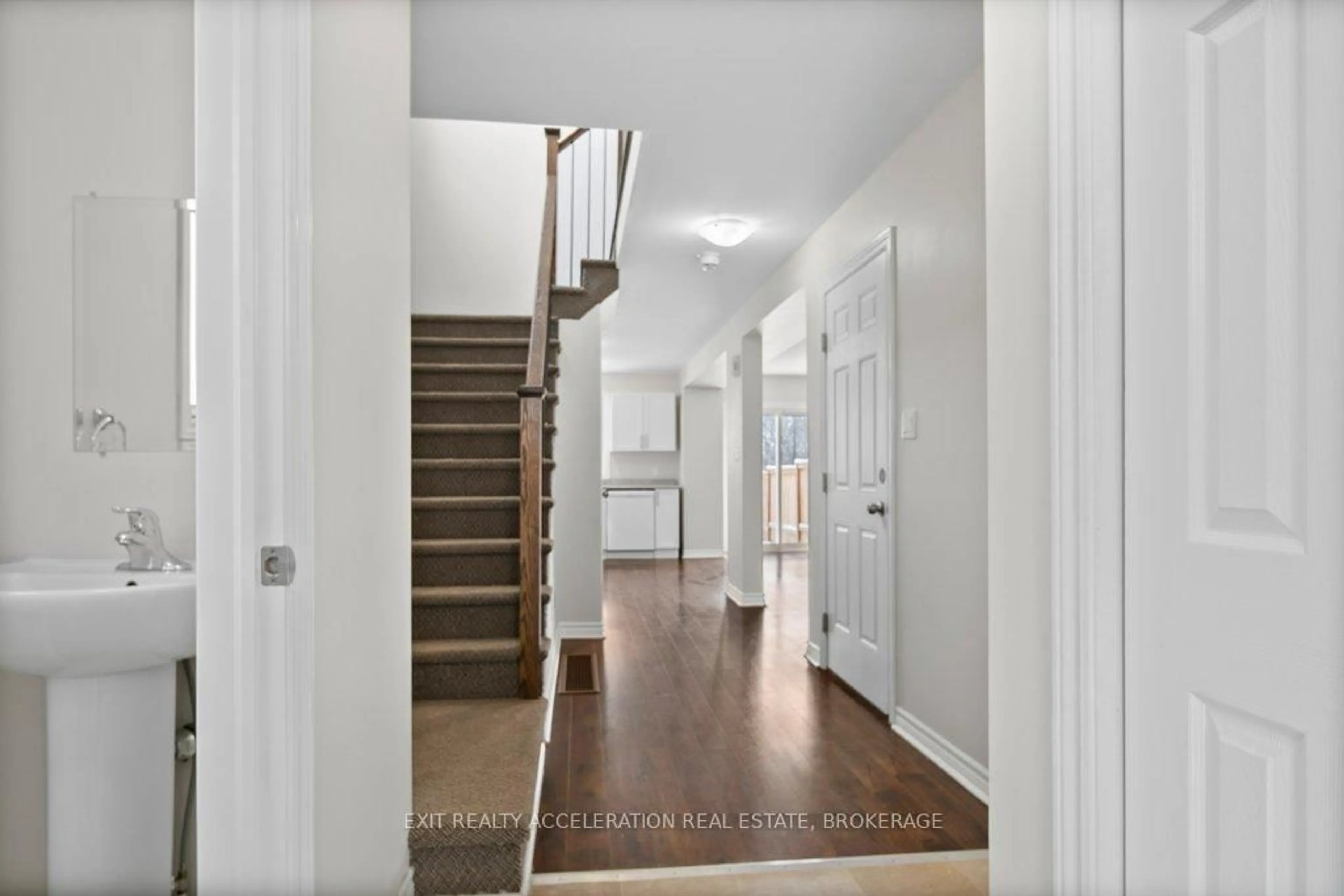 Indoor entryway for 87 Kanvers Way, Greater Napanee Ontario K7R 3P9