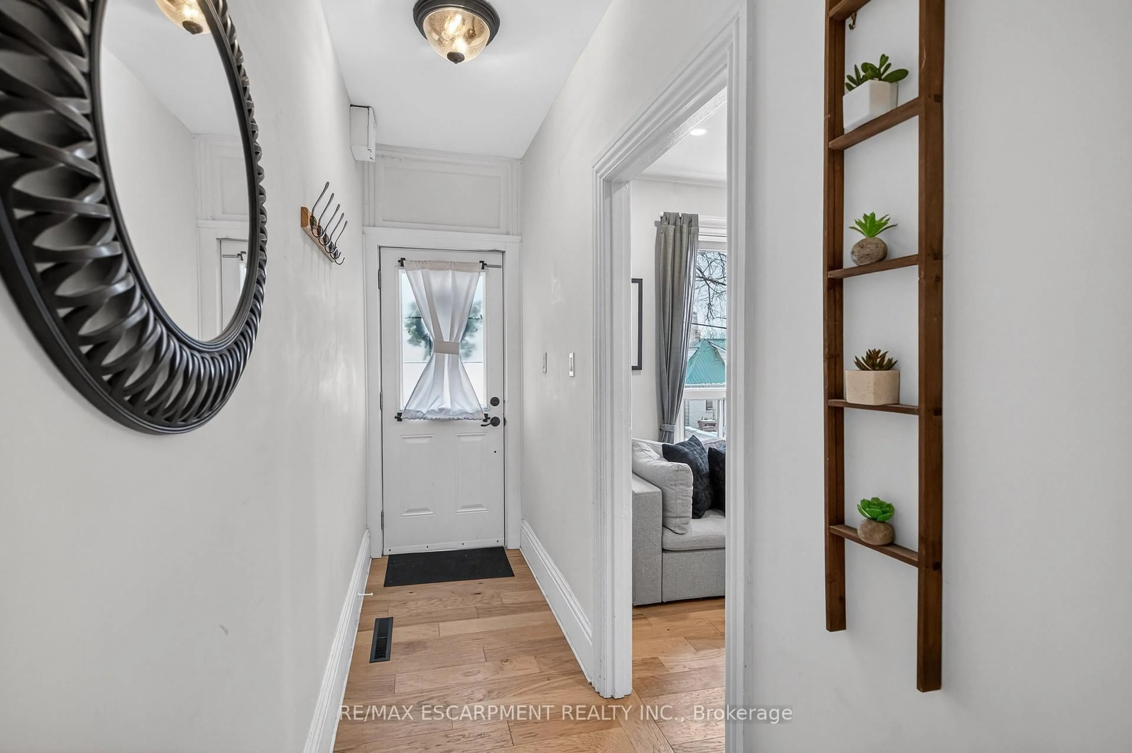 Indoor entryway for 14 Lochearne St, Hamilton Ontario L8R 1V8
