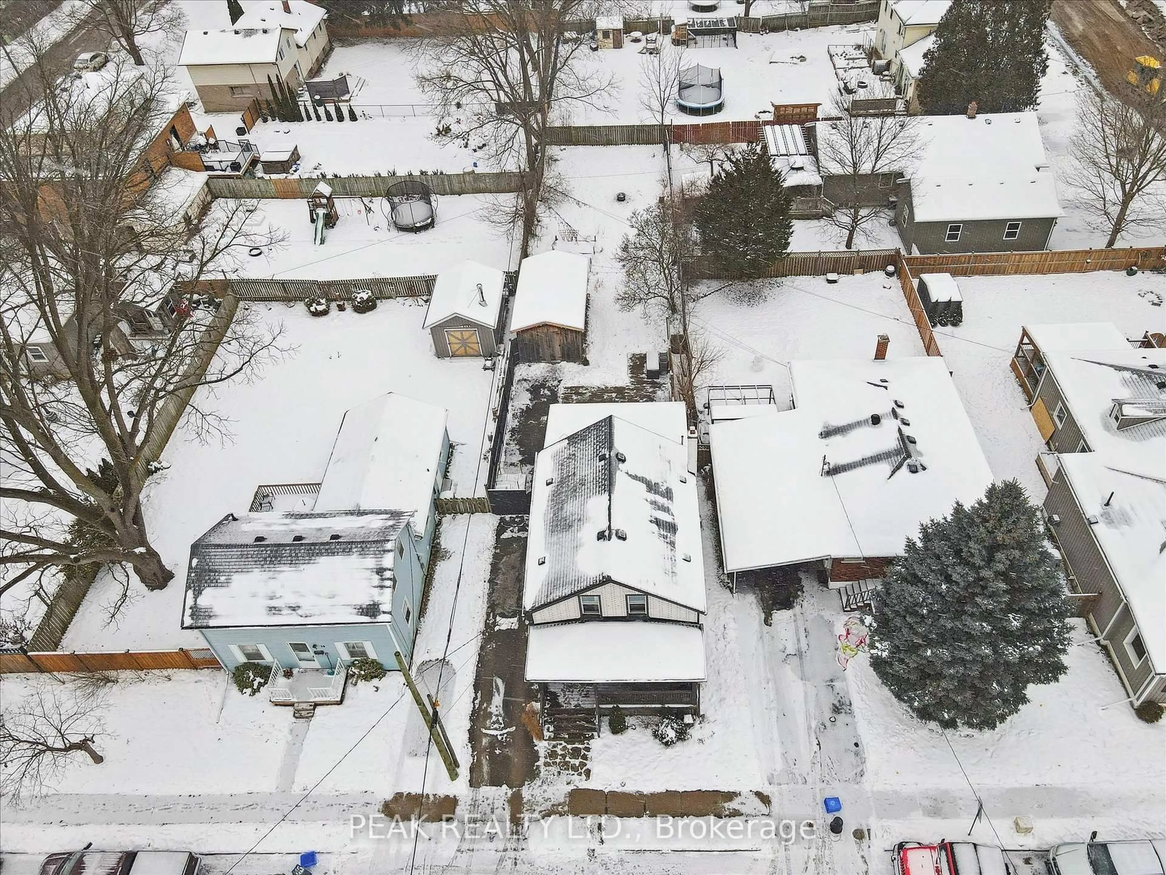 A pic from outside/outdoor area/front of a property/back of a property/a pic from drone, street for 17 Ball St, Brant Ontario N3L 1W8