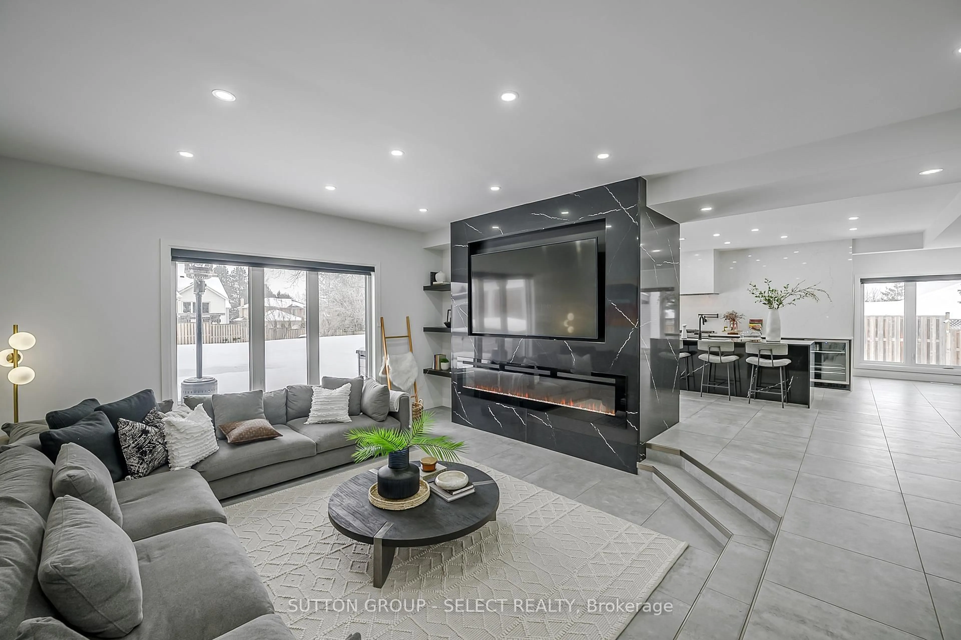 Home theater for 288 Windermere Crt, London North Ontario N6G 4J5