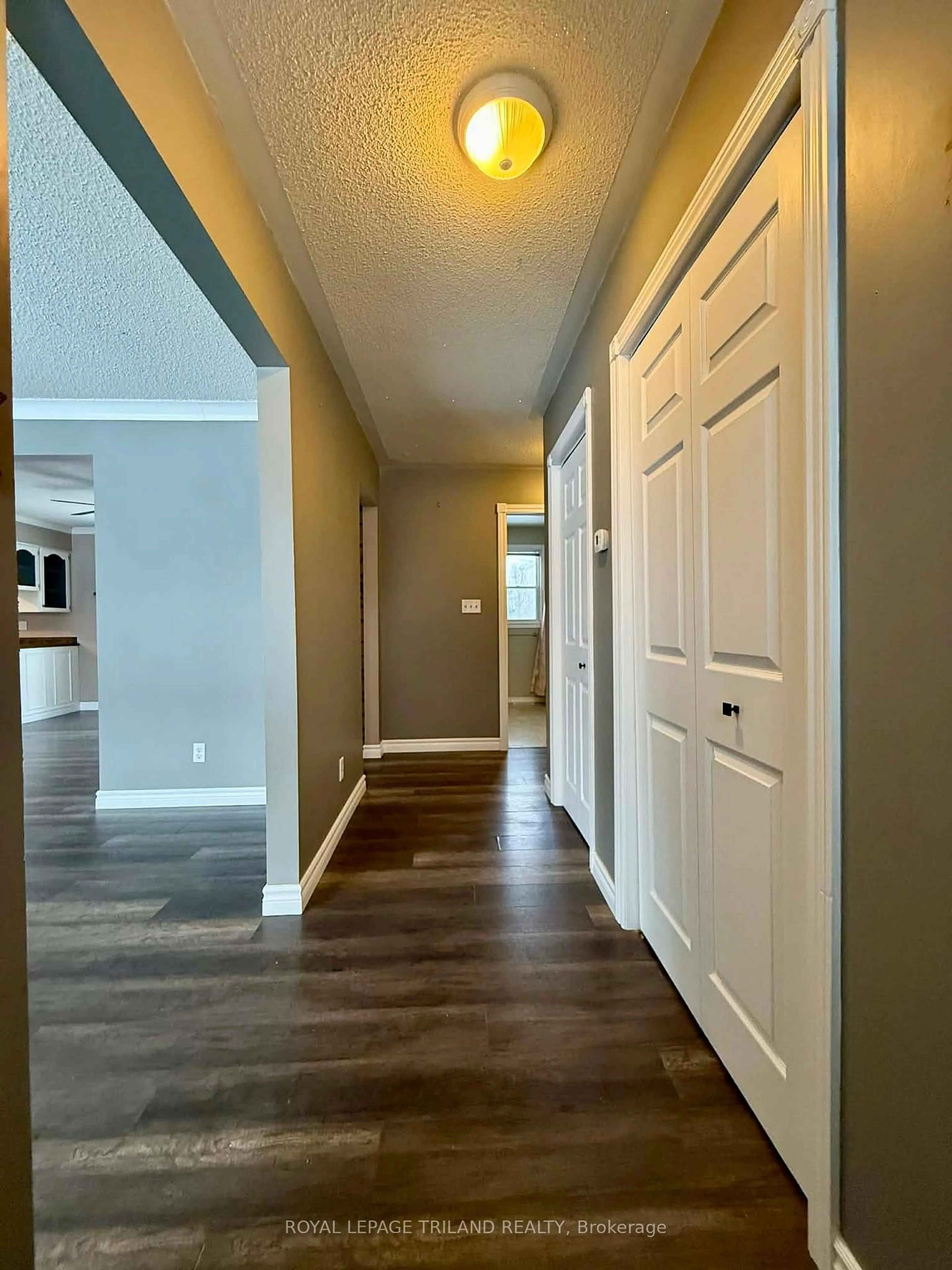 Indoor entryway for 102 Ontario St, Lambton Shores Ontario N0M 2N0