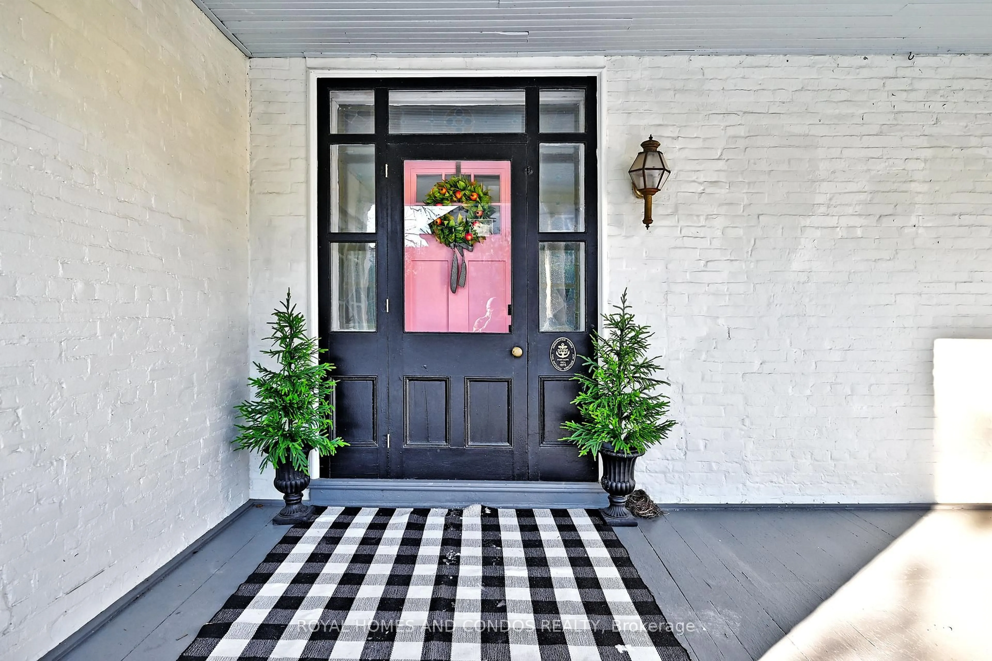 Indoor entryway for 90 Brown St, Port Hope Ontario L1A 3E3