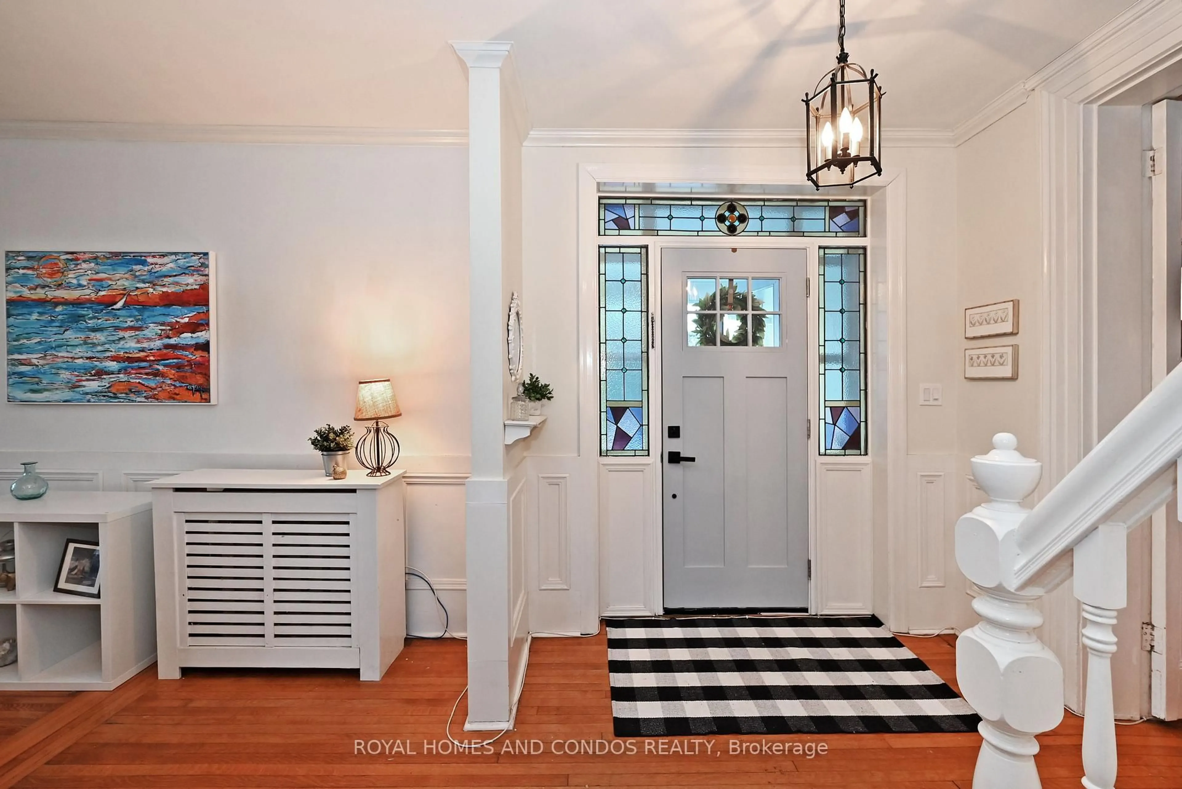 Indoor entryway for 90 Brown St, Port Hope Ontario L1A 3E3