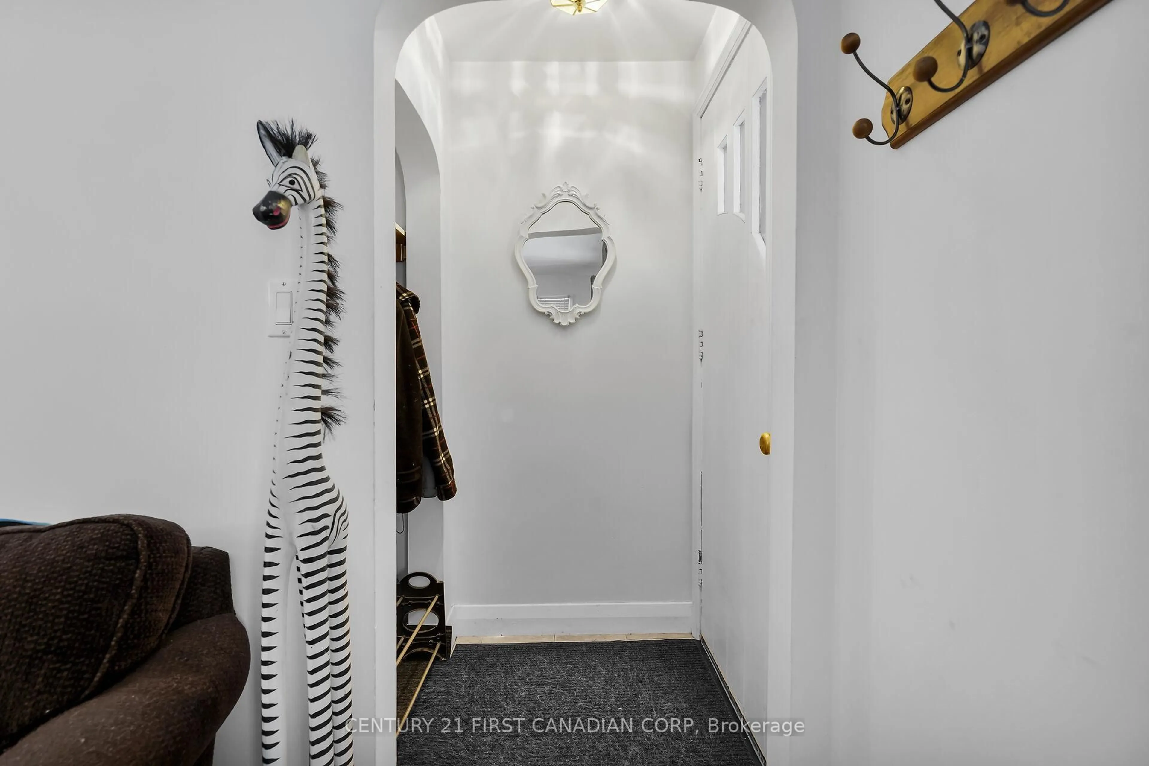 Indoor entryway for 1885 Churchill Ave, London East Ontario N5W 2L4