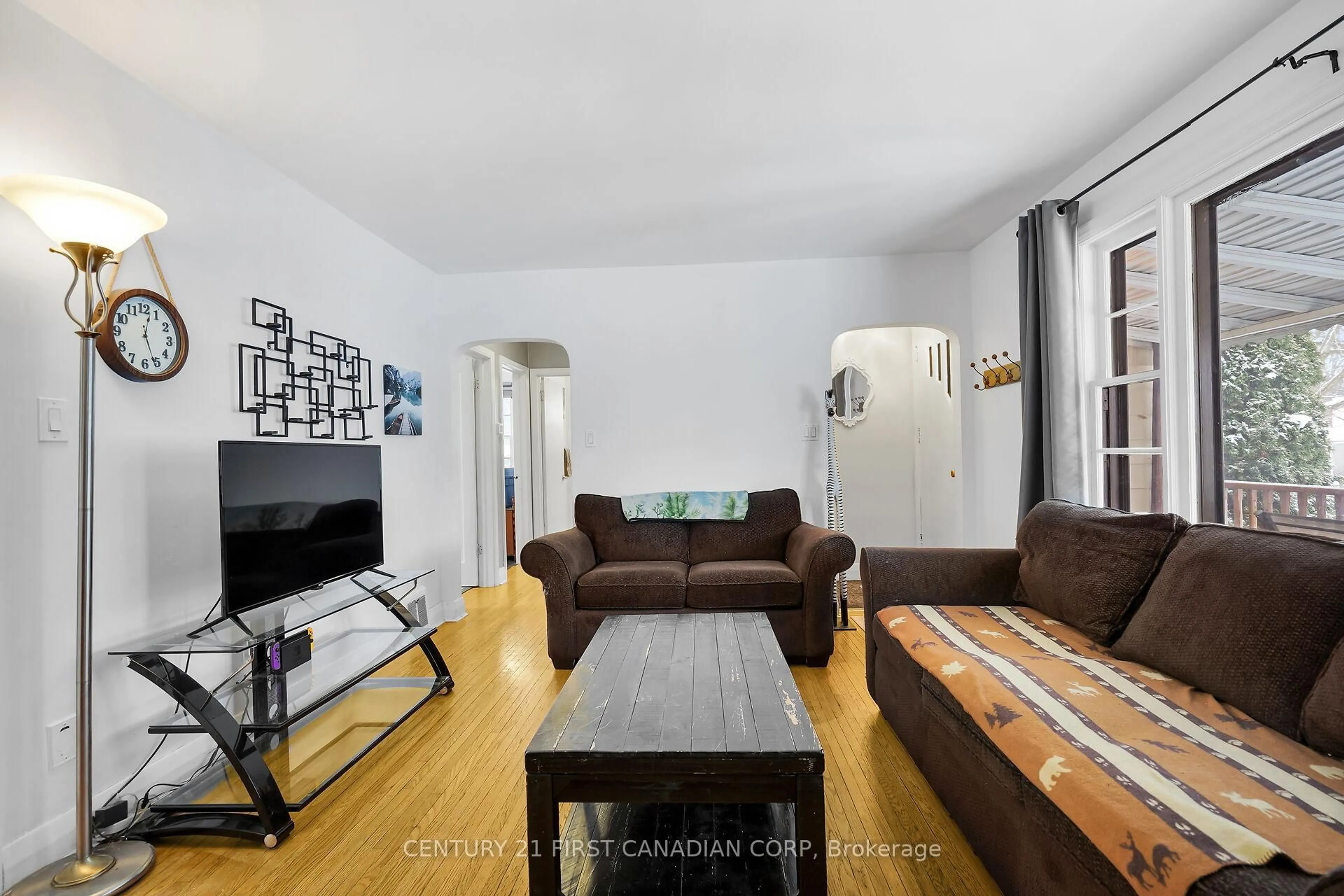 Living room with furniture, unknown for 1885 Churchill Ave, London East Ontario N5W 2L4