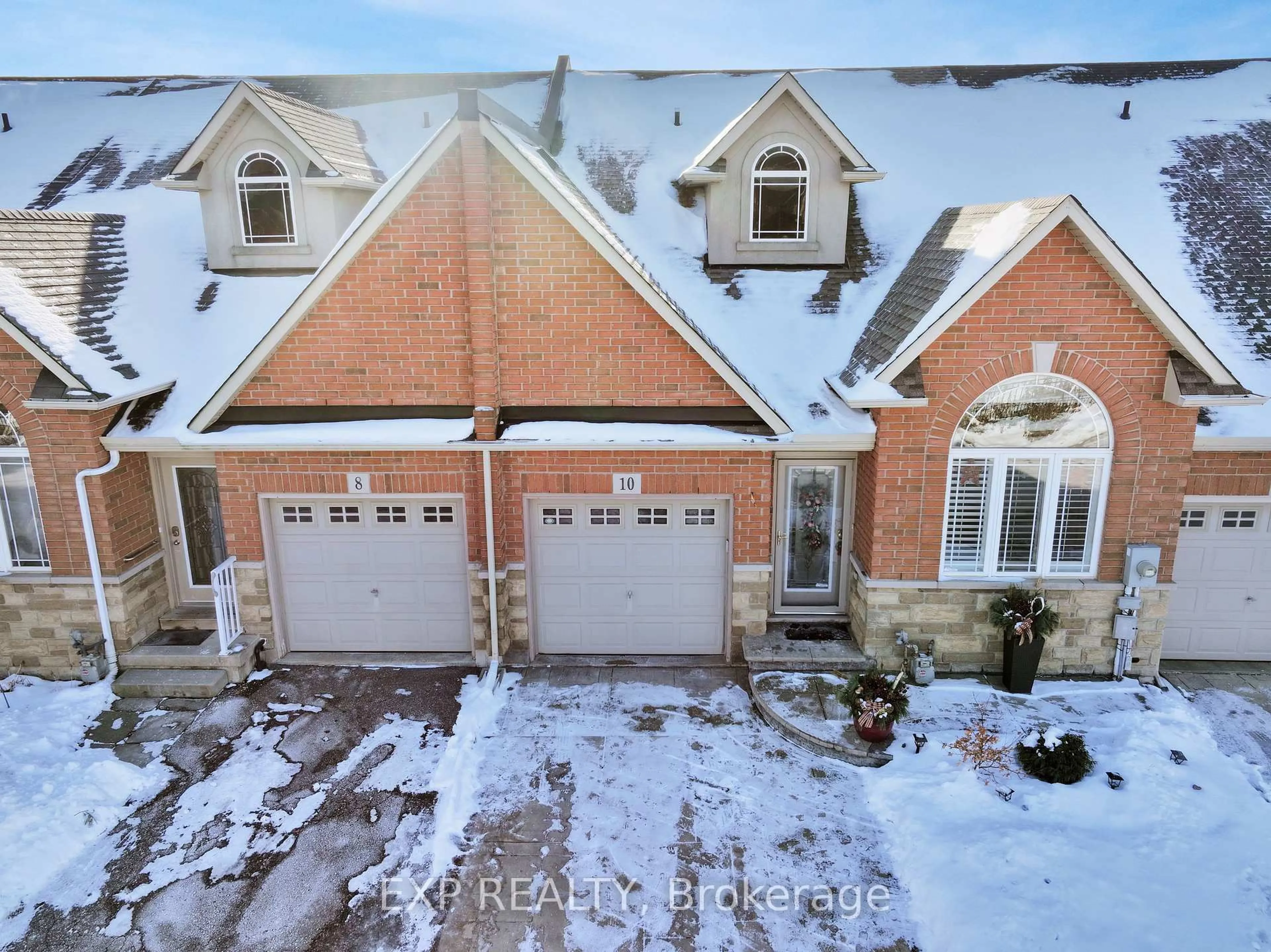 A pic from outside/outdoor area/front of a property/back of a property/a pic from drone, street for 10 Lilyvalley Lane, Hamilton Ontario L0R 1P0