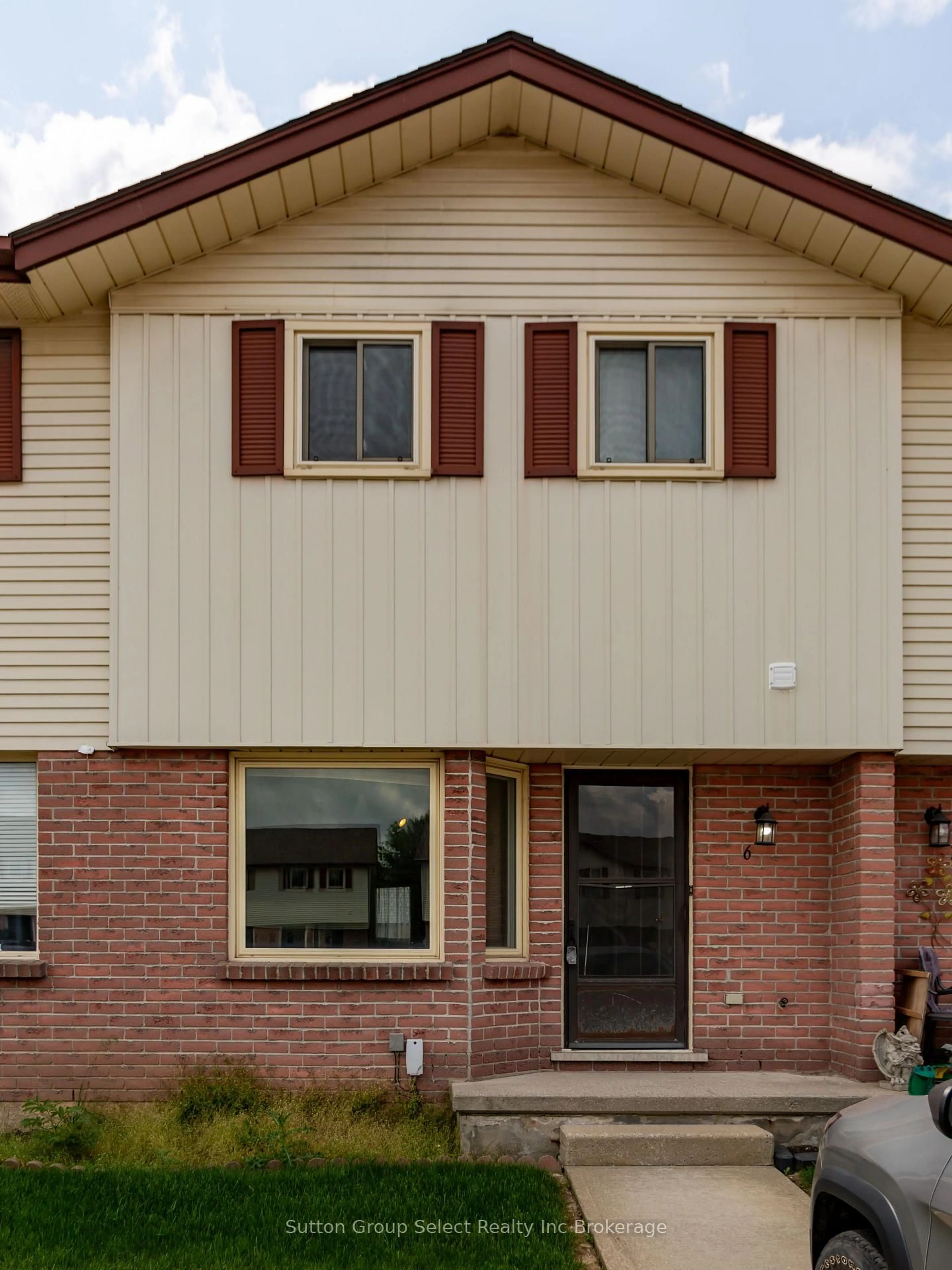 Home with brick exterior material, building for 1135 Nellis St #6, Woodstock Ontario N4T 1P7