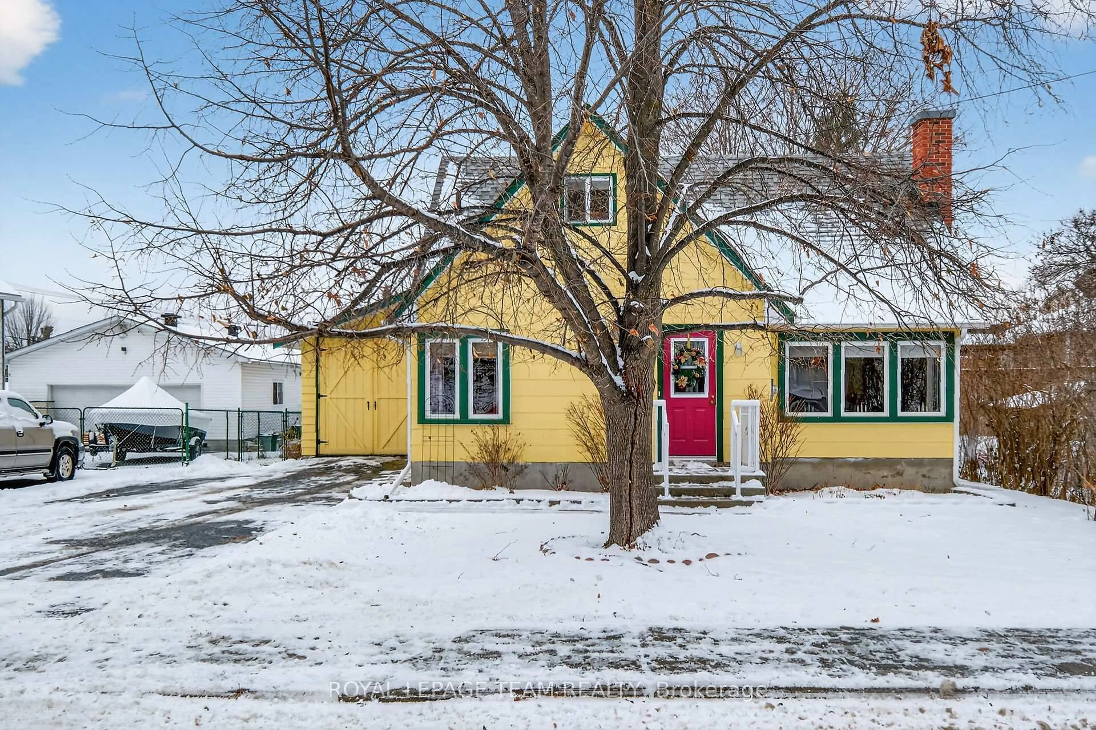 Unknown for 97 Woodward St, Carleton Place Ontario K7C 1E7