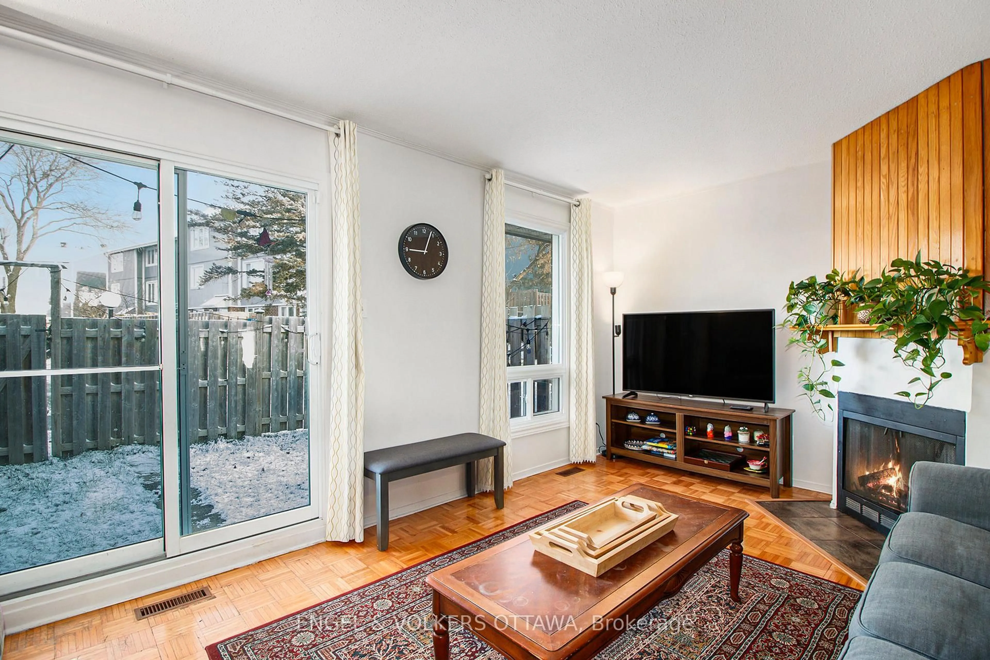 Living room with furniture, unknown for 3301 McCarthy St #17, Ottawa Ontario K1V 9X5