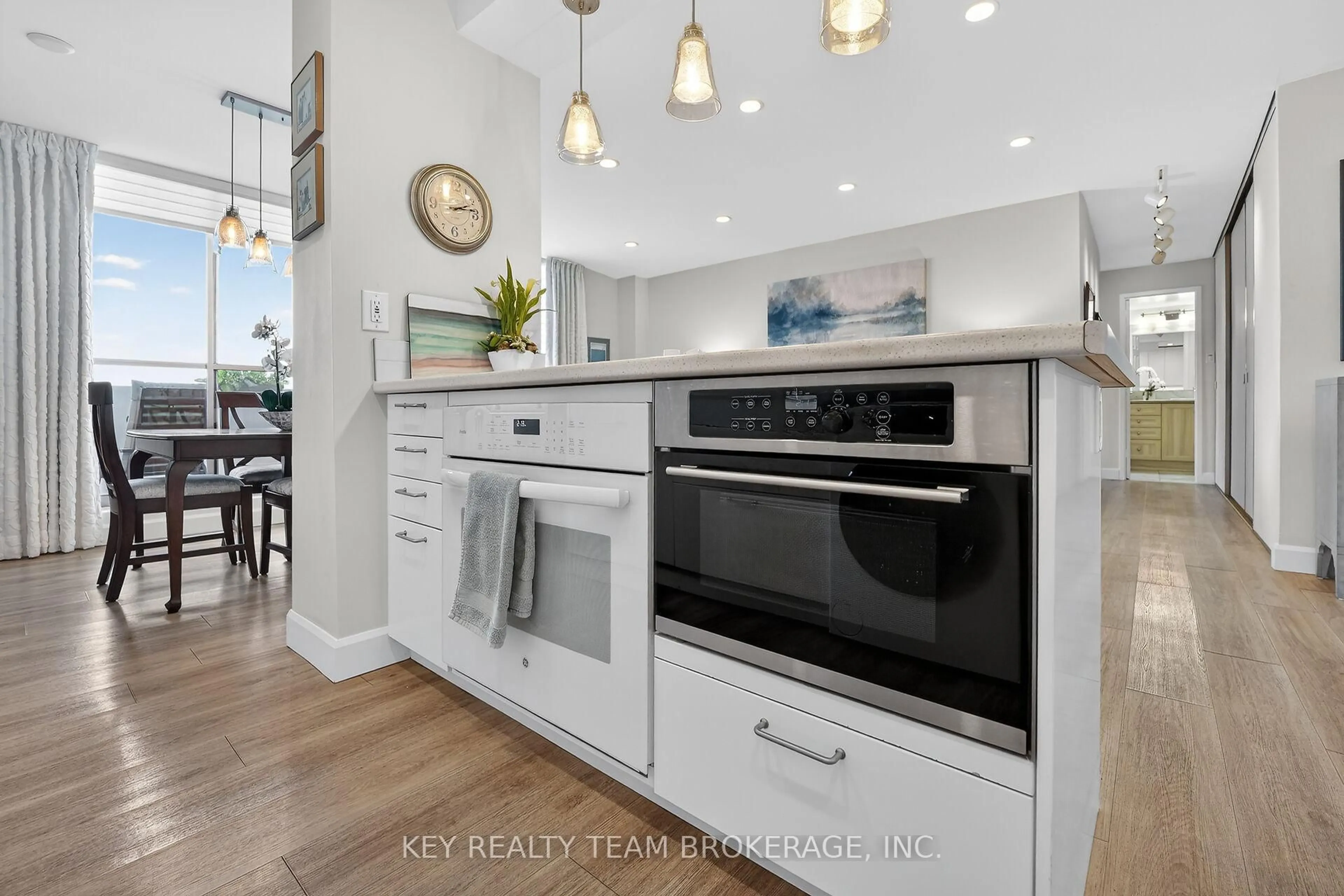 Contemporary kitchen, ceramic/tile floor for 15 Towering Heights Blvd #1107, St. Catharines Ontario L2T 3G7