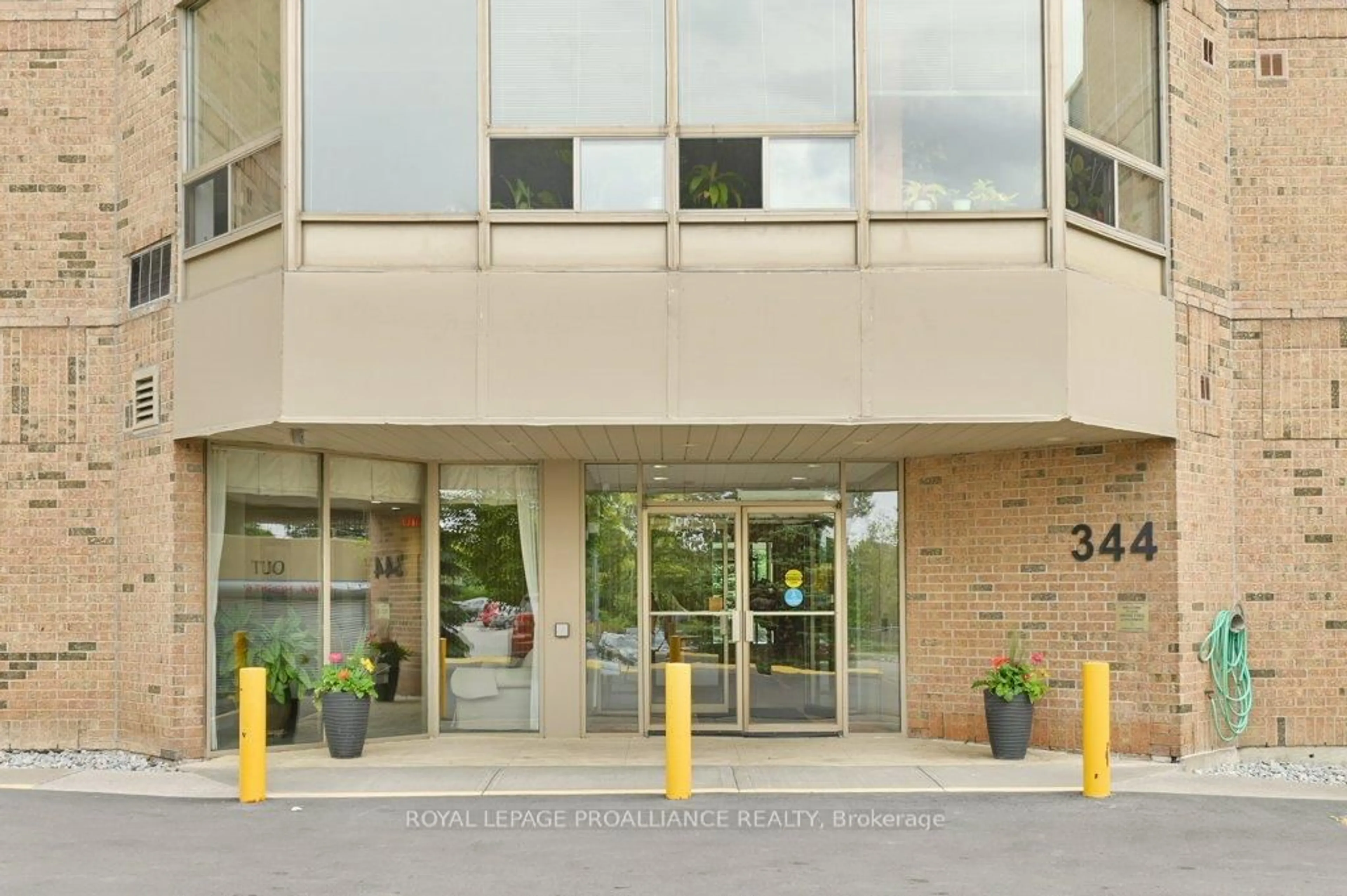 Lobby for 344 Front St #906, Belleville Ontario K8N 5M4