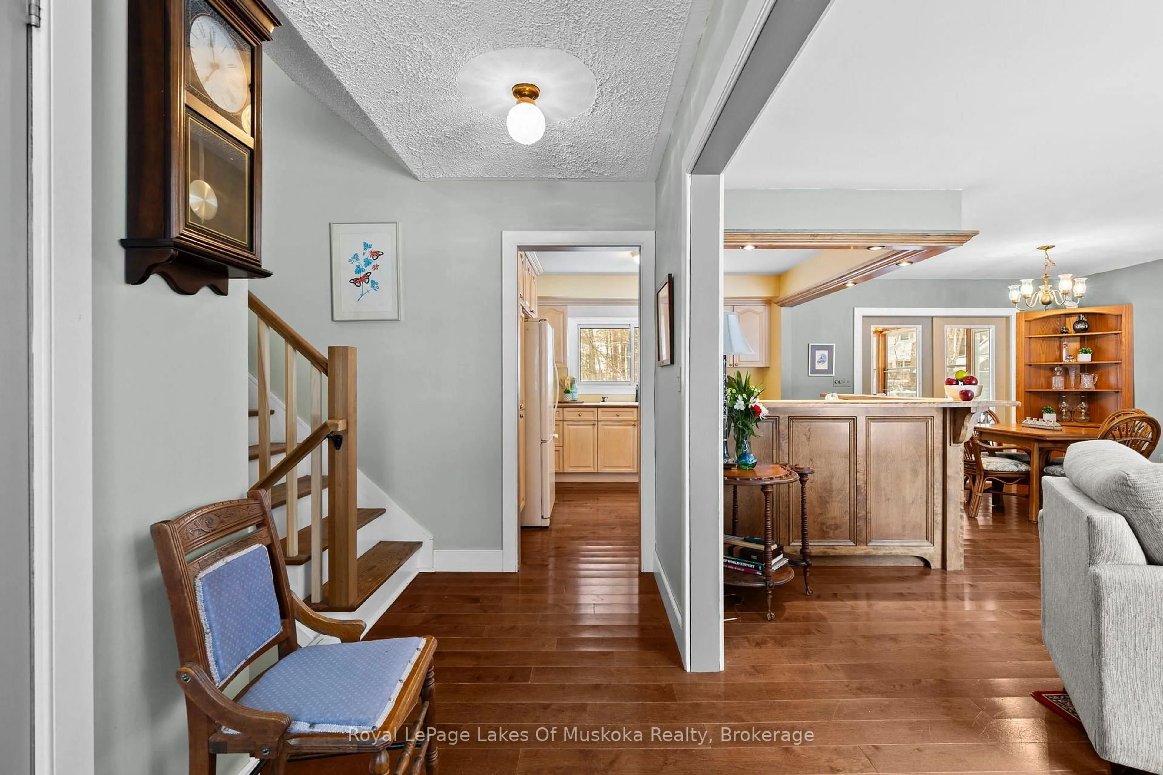 Indoor entryway for 5 Brobst Forest Cres, Bracebridge Ontario P1L 1C8