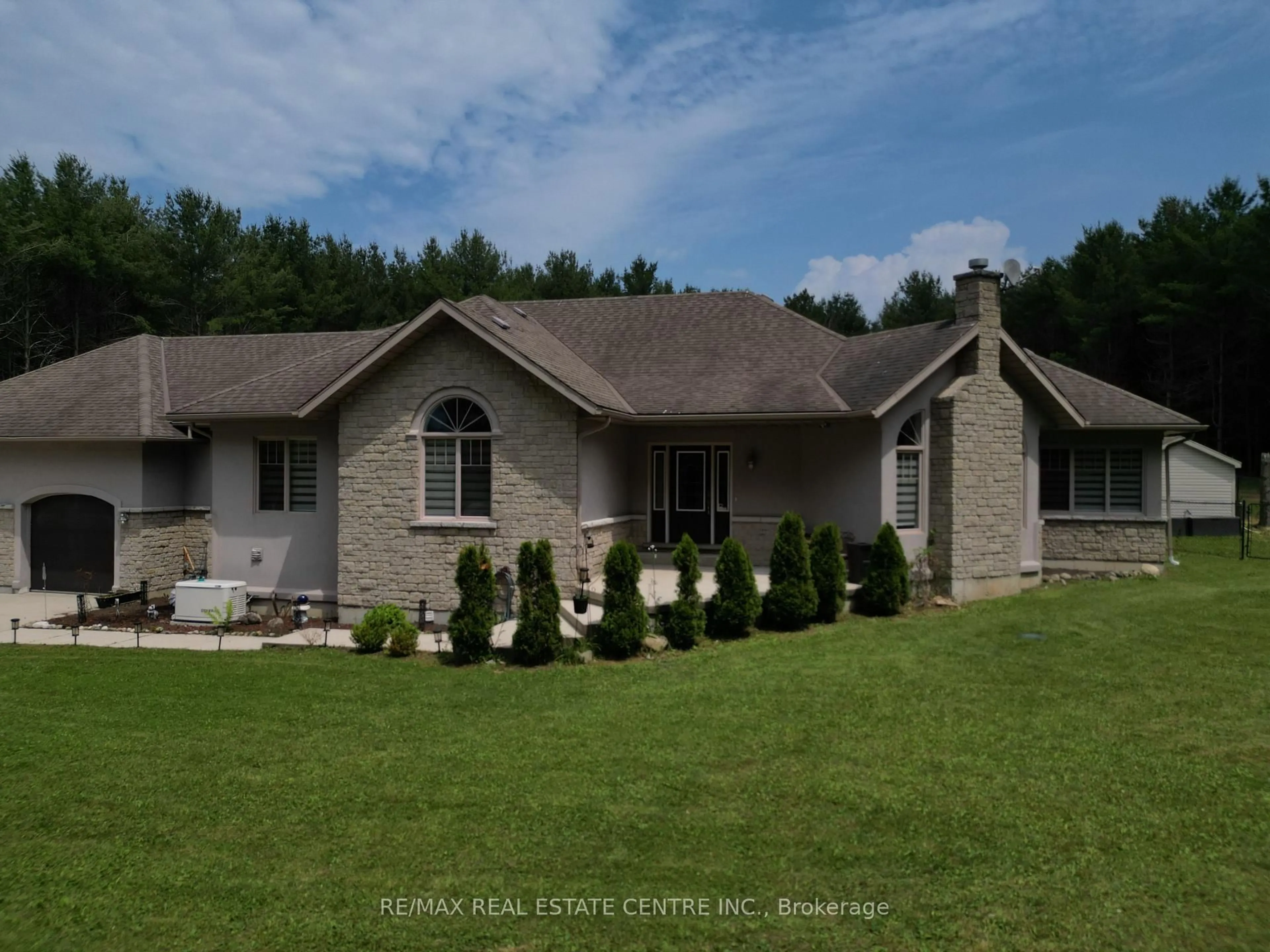 A pic from outside/outdoor area/front of a property/back of a property/a pic from drone, unknown for 230 South Water St, Wellington North Ontario N0G 2L3