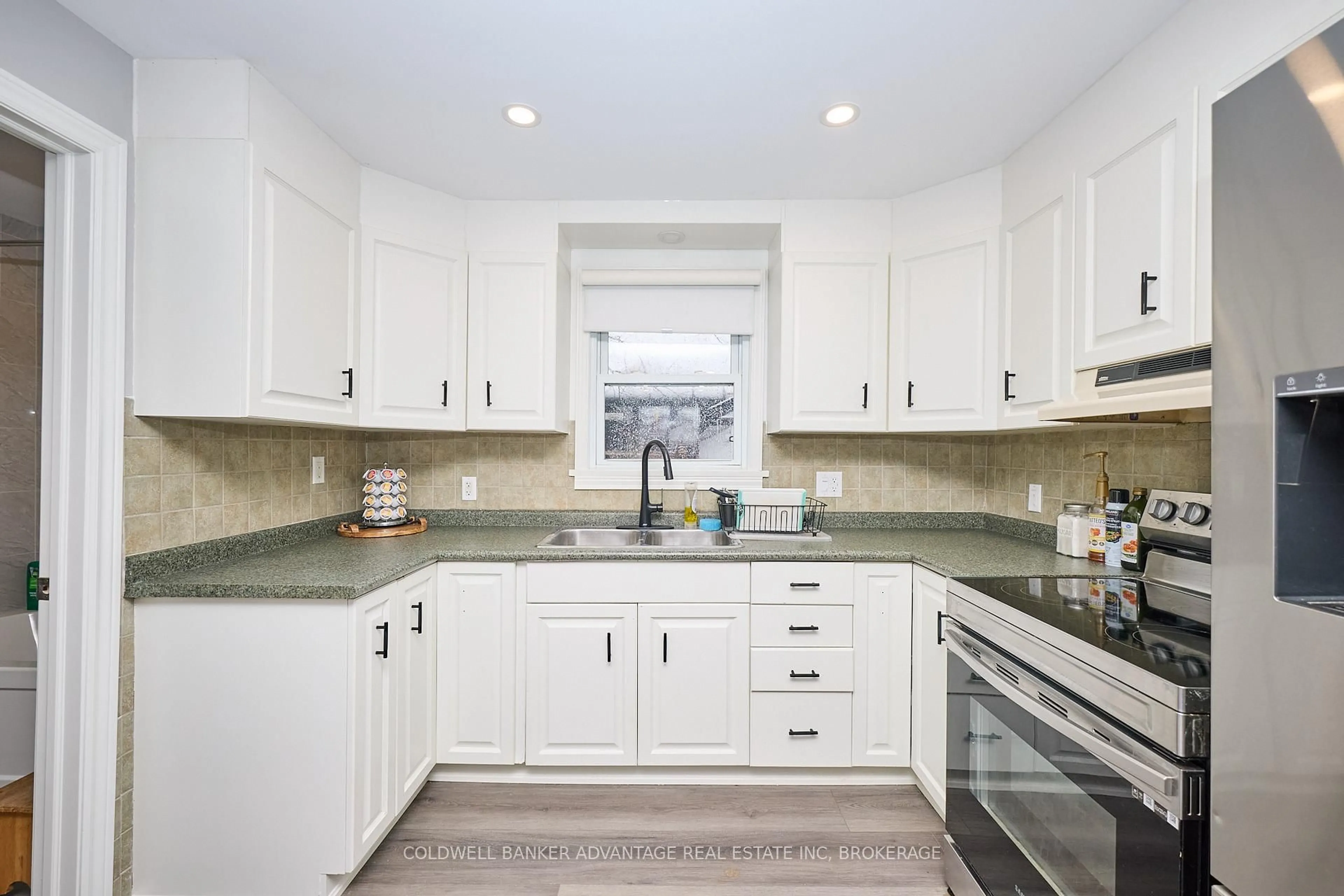 Unknown for 500 Deere St, Welland Ontario L3B 2L8