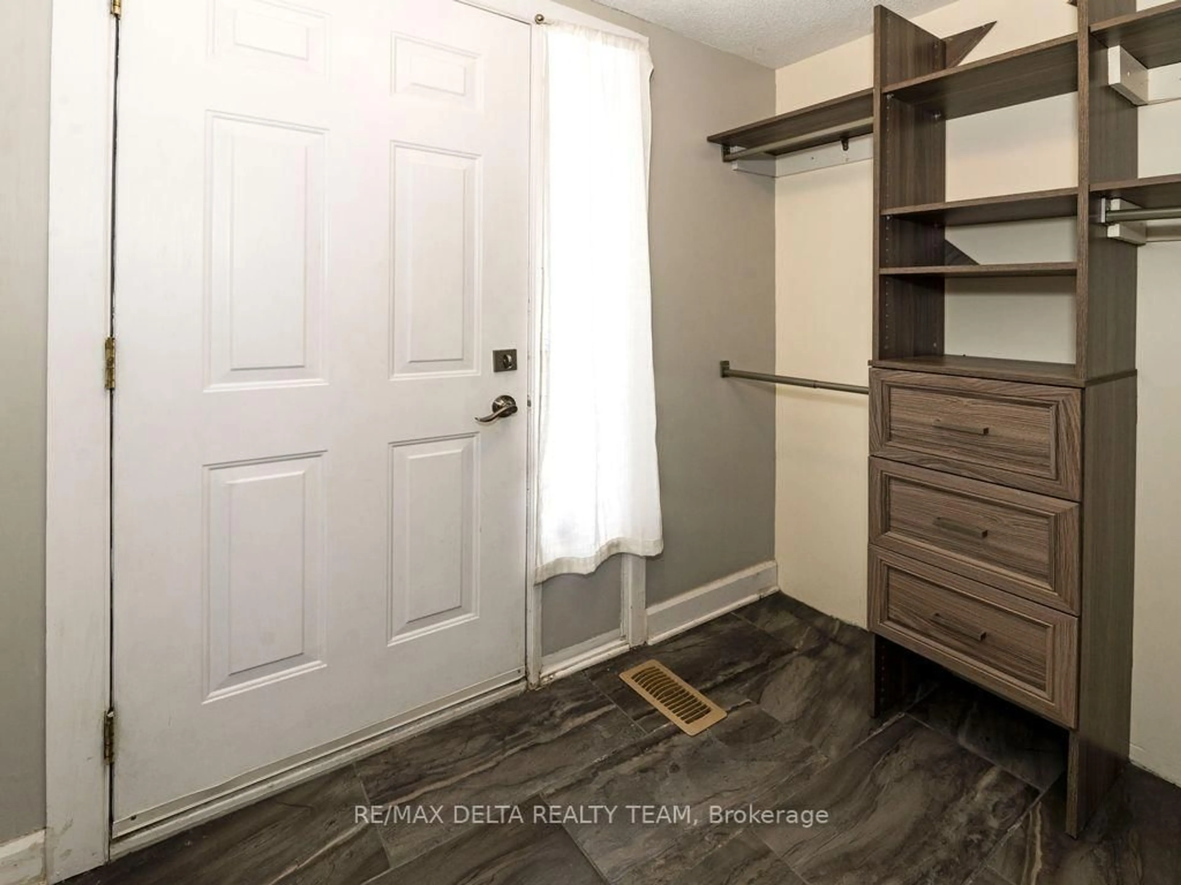 Storage room or clothes room or walk-in closet for 3024 Fairlea Cres #-, Ottawa Ontario K1V 8T7