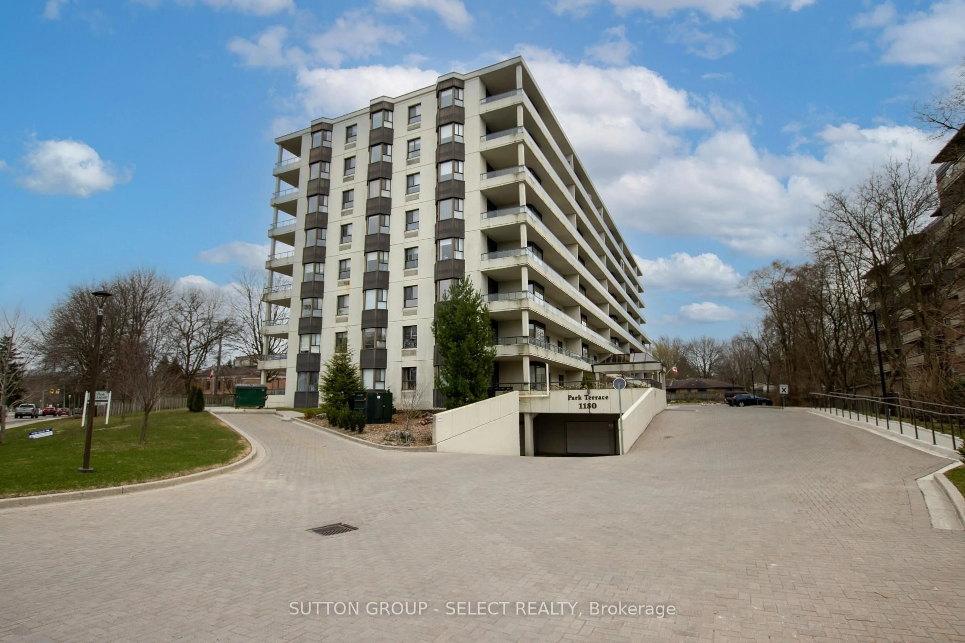 A pic from outside/outdoor area/front of a property/back of a property/a pic from drone, building for 1180 COMMISSIONERS Rd W Rd #406, London South Ontario N6K 4J2