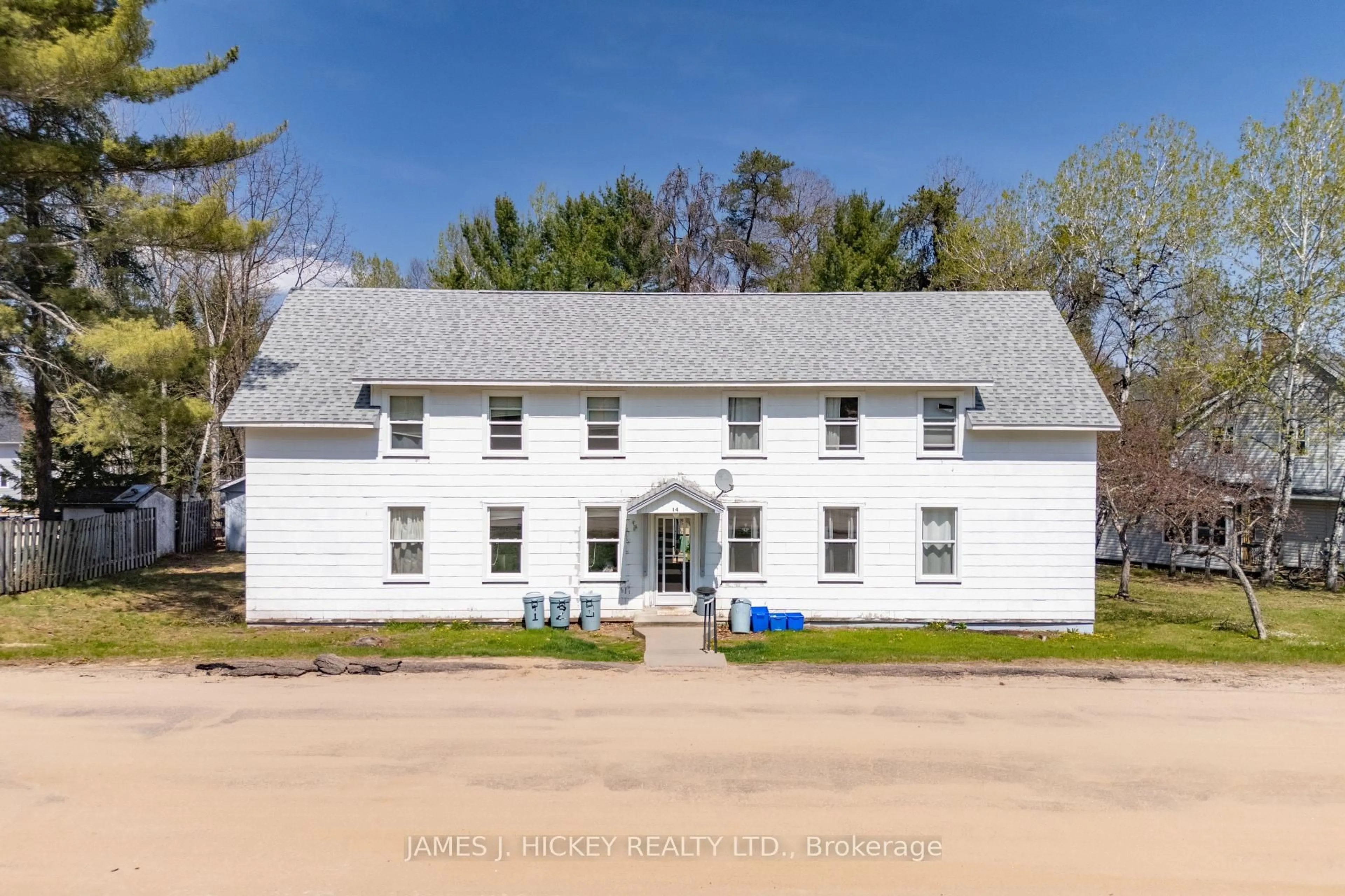 A pic from outside/outdoor area/front of a property/back of a property/a pic from drone, building for 14 Huron St, Deep River Ontario K0J 1P0