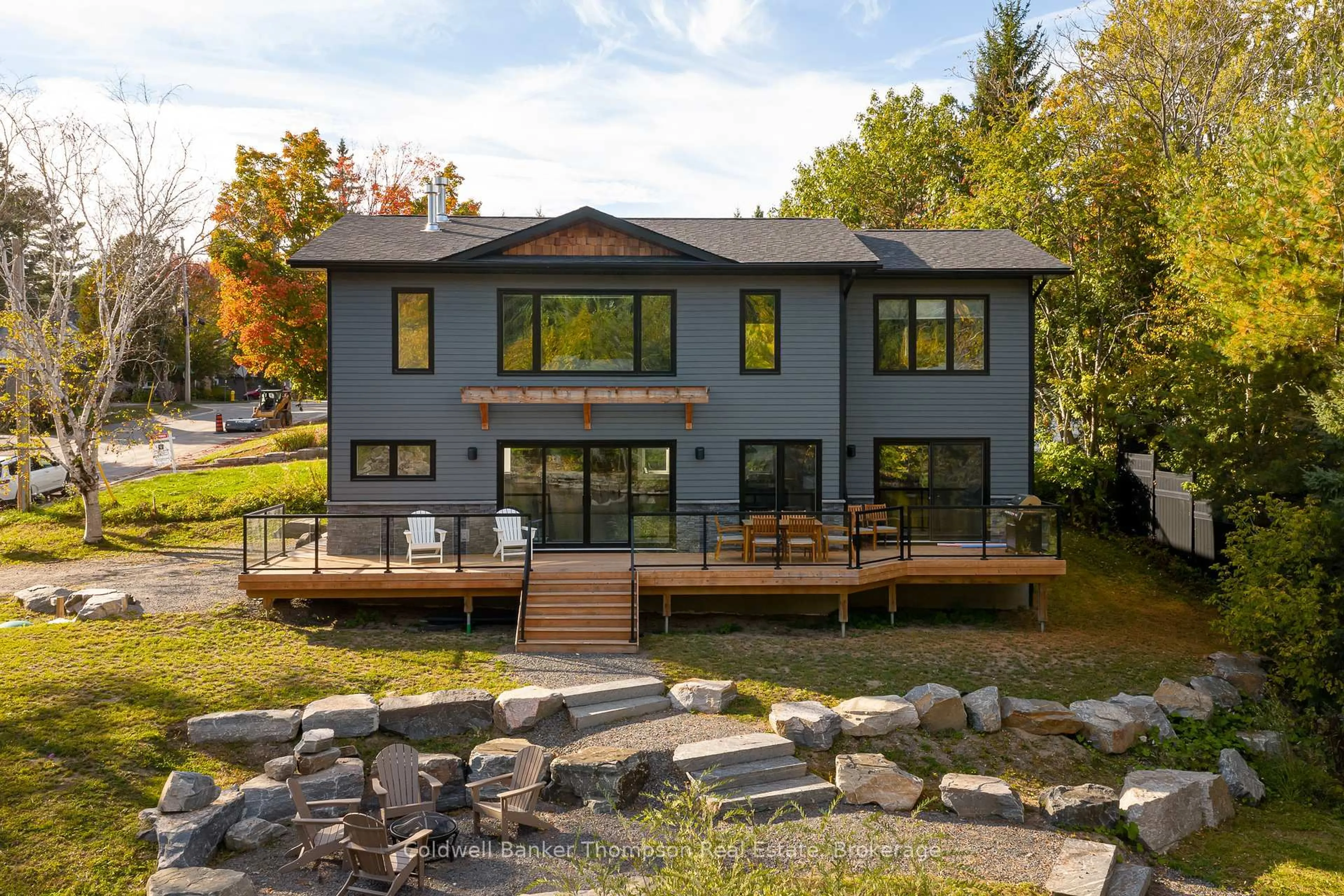 Unknown for 32 Church St, Huntsville Ontario P1H 1G8