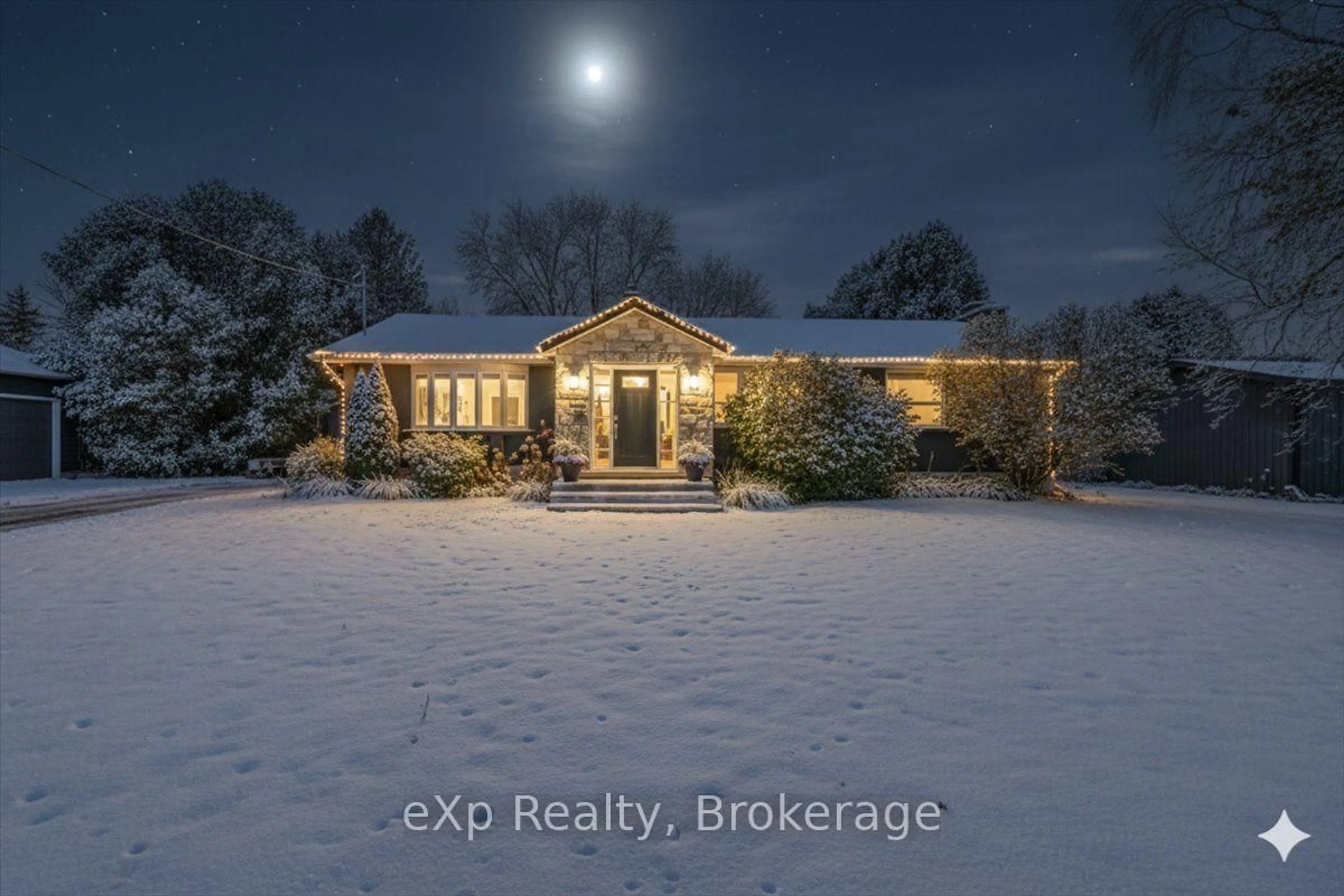 A pic from outside/outdoor area/front of a property/back of a property/a pic from drone, building for 7922 Hwy 7 Highway, Guelph/Eramosa Ontario N1H 6H8