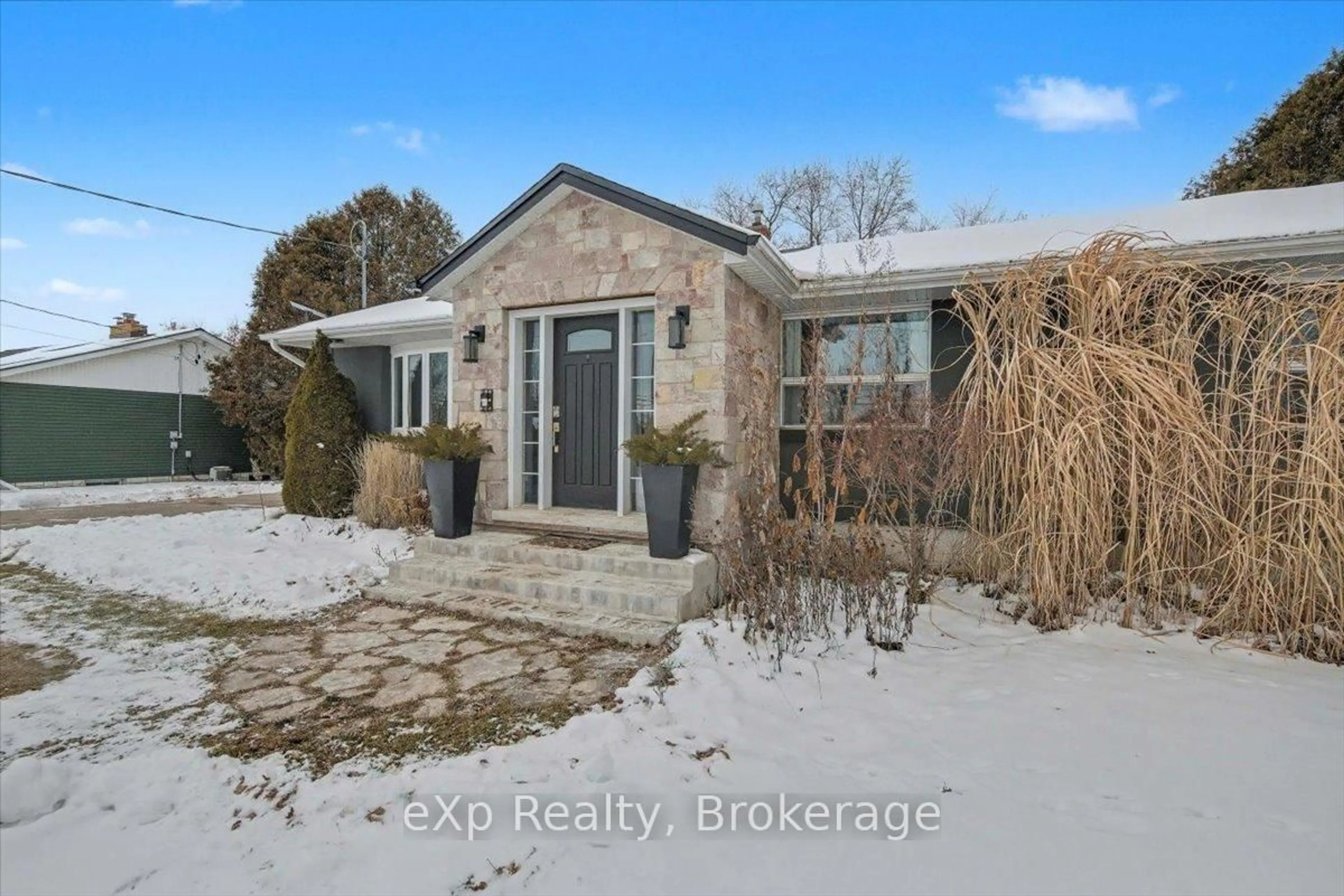 Unknown for 7922 Hwy 7 Highway, Guelph/Eramosa Ontario N1H 6H8