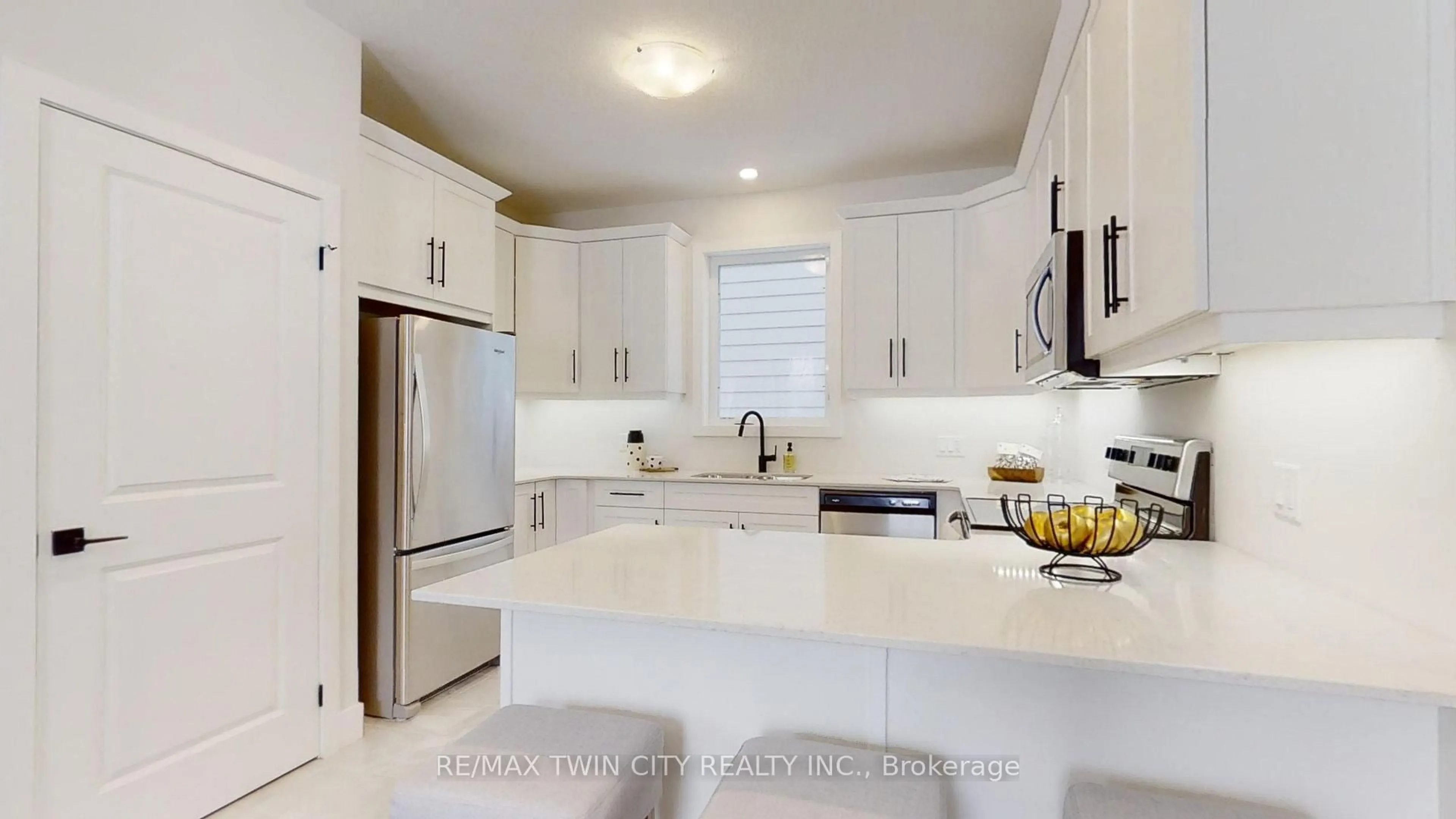 Open concept kitchen, ceramic/tile floor for 67 Julie Crt, London South Ontario N5X 3X4