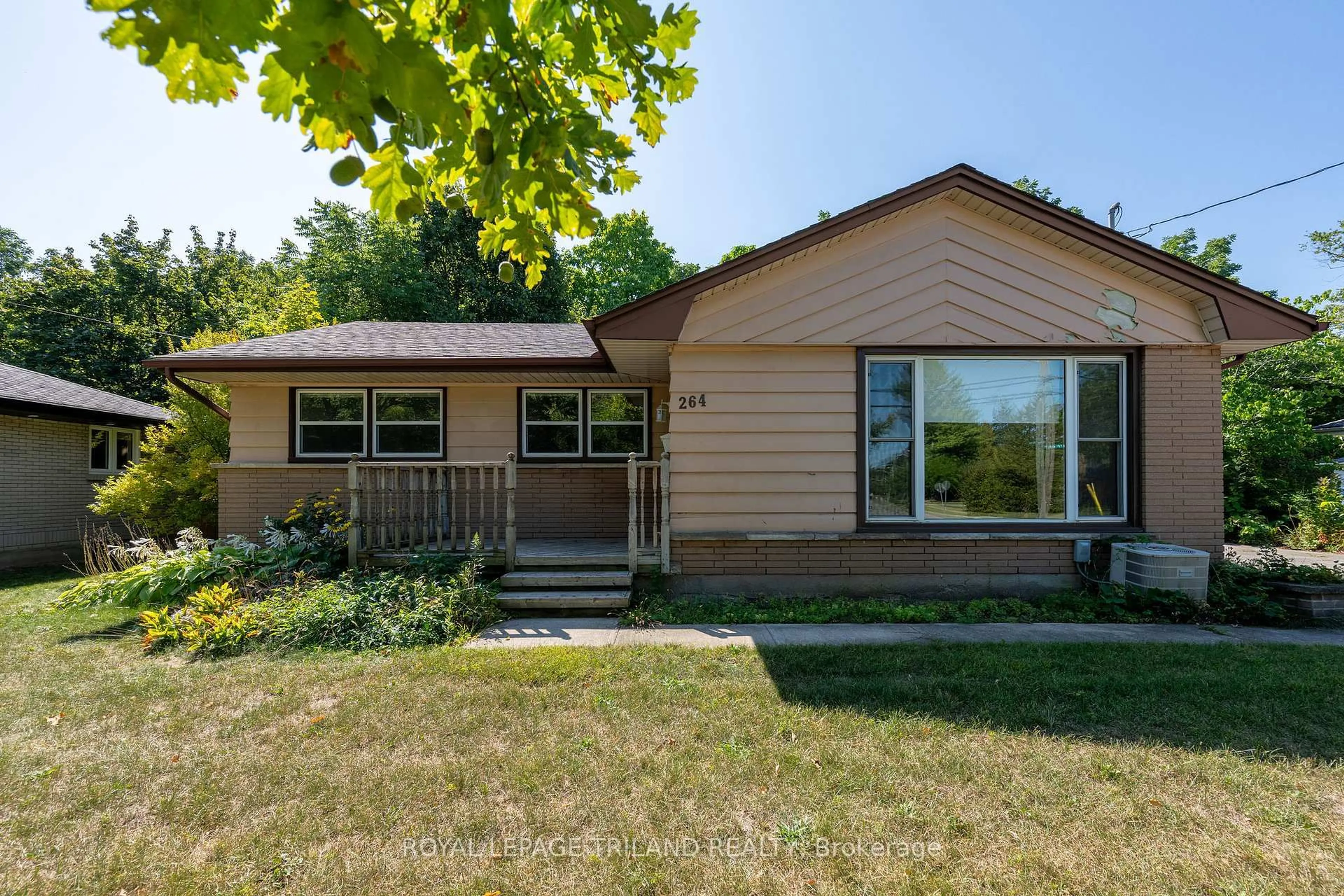 Home with vinyl exterior material, street for 264 Trott Dr, London North Ontario N6G 1B5