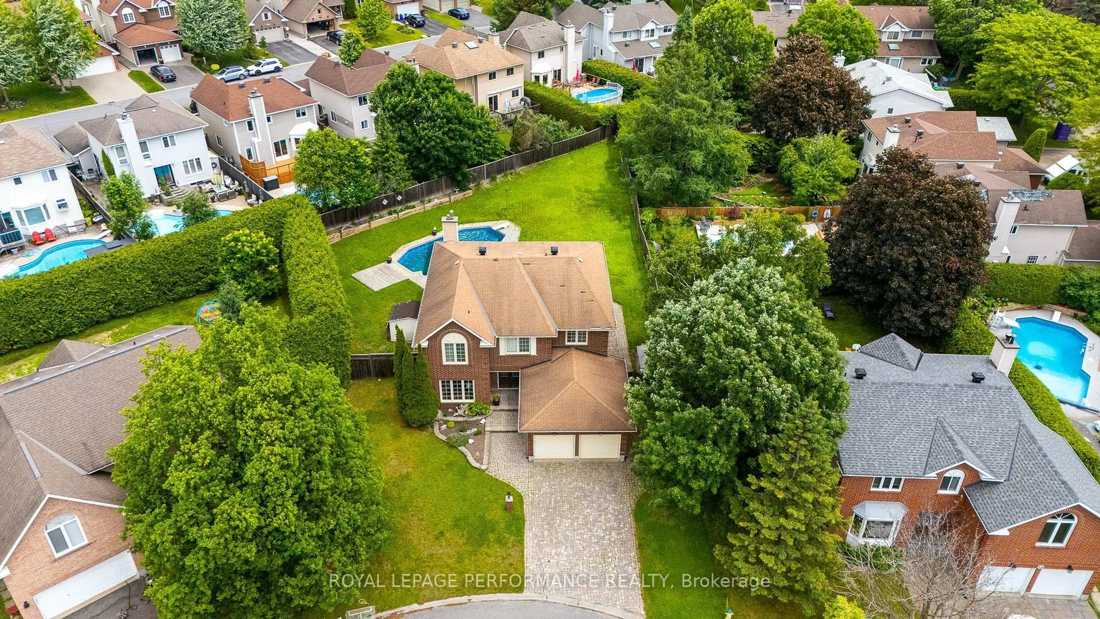 A pic from outside/outdoor area/front of a property/back of a property/a pic from drone, street for 16 Sagamore Crt, Ottawa Ontario K2J 2Y4