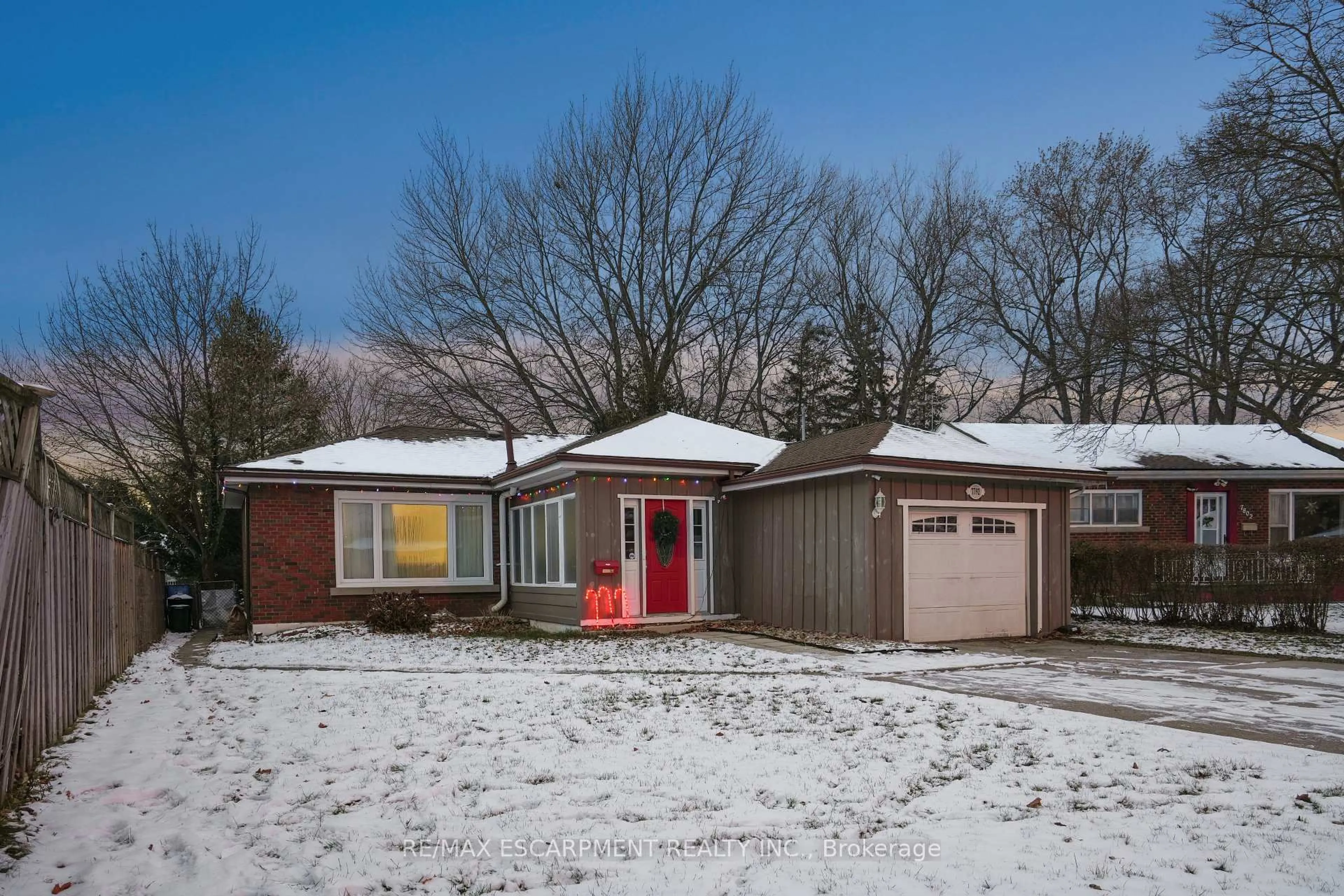 Home with brick exterior material, street for 7792 Wilson Cres, Niagara Falls Ontario L2G 4S4