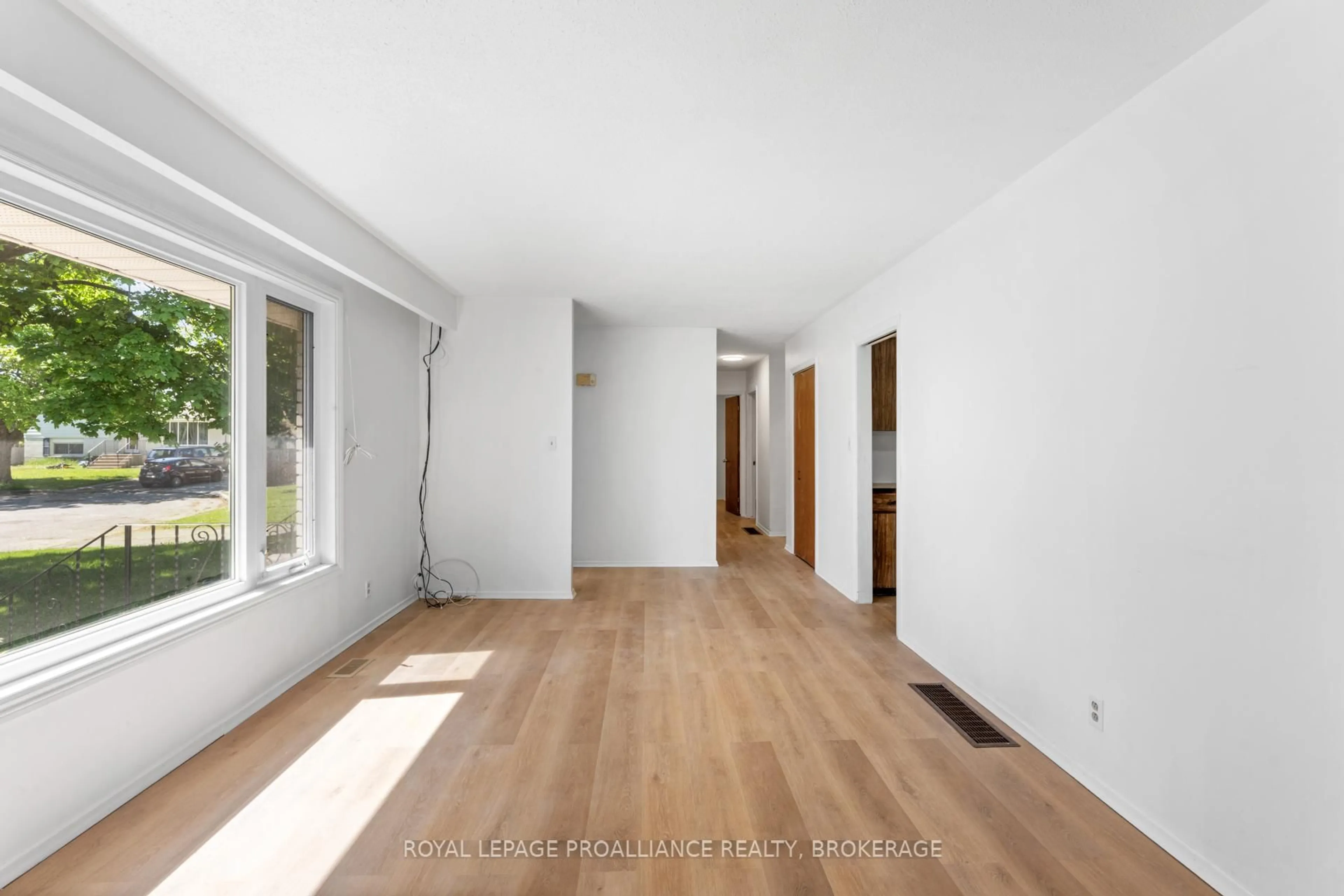 A pic of a room for 5 Armour Cres, Quinte West Ontario K8V 2V9