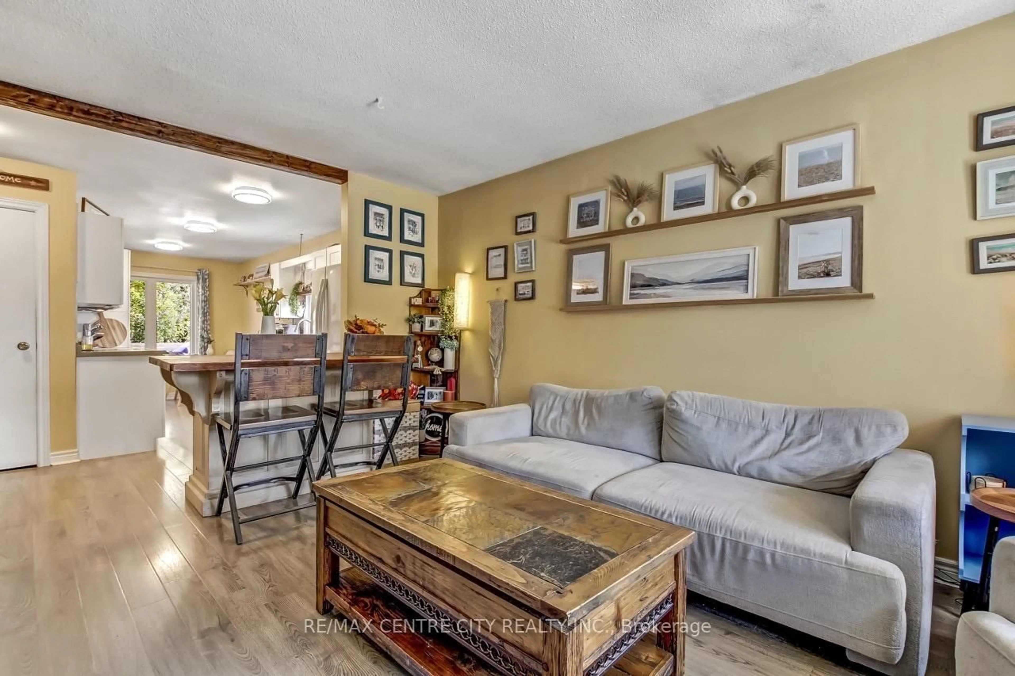 Living room with furniture, unknown for 263 Frances St #A, Central Elgin Ontario N5L 1A8