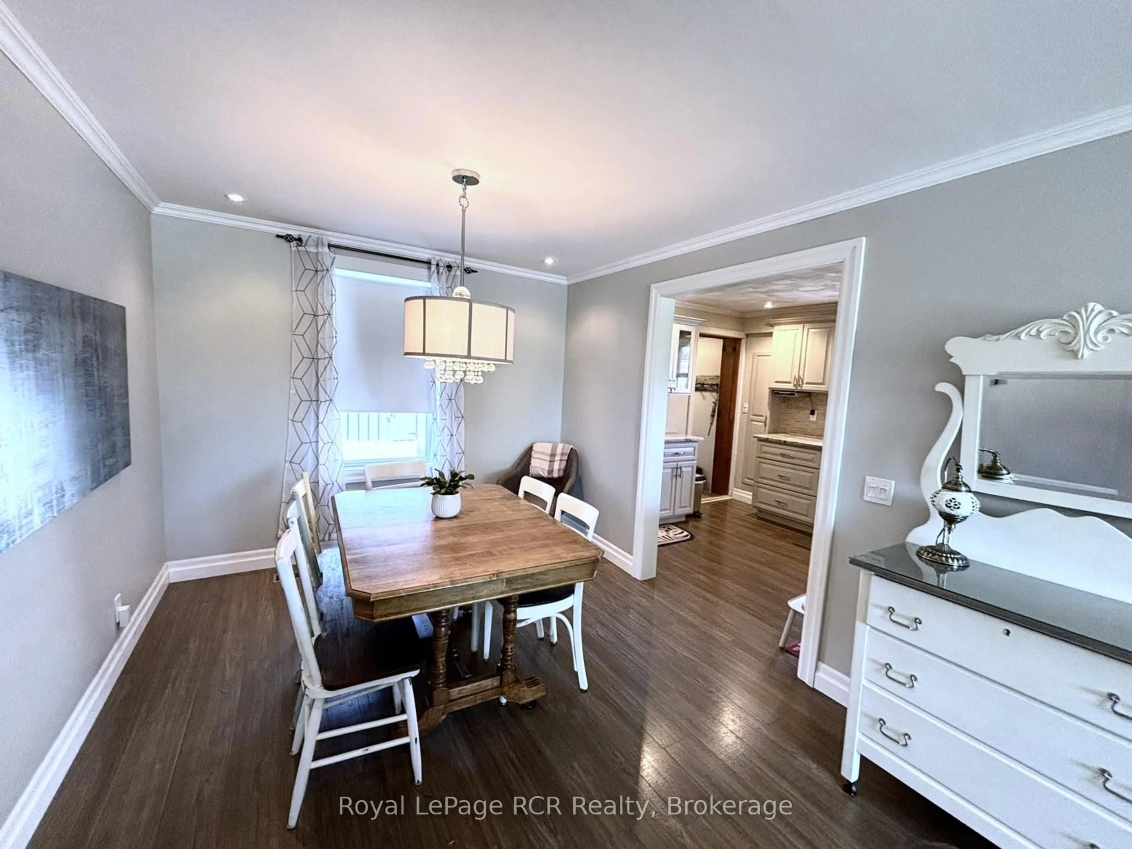 Dining room, wood/laminate floor for 1198 2nd Ave, Owen Sound Ontario N4K 4N2