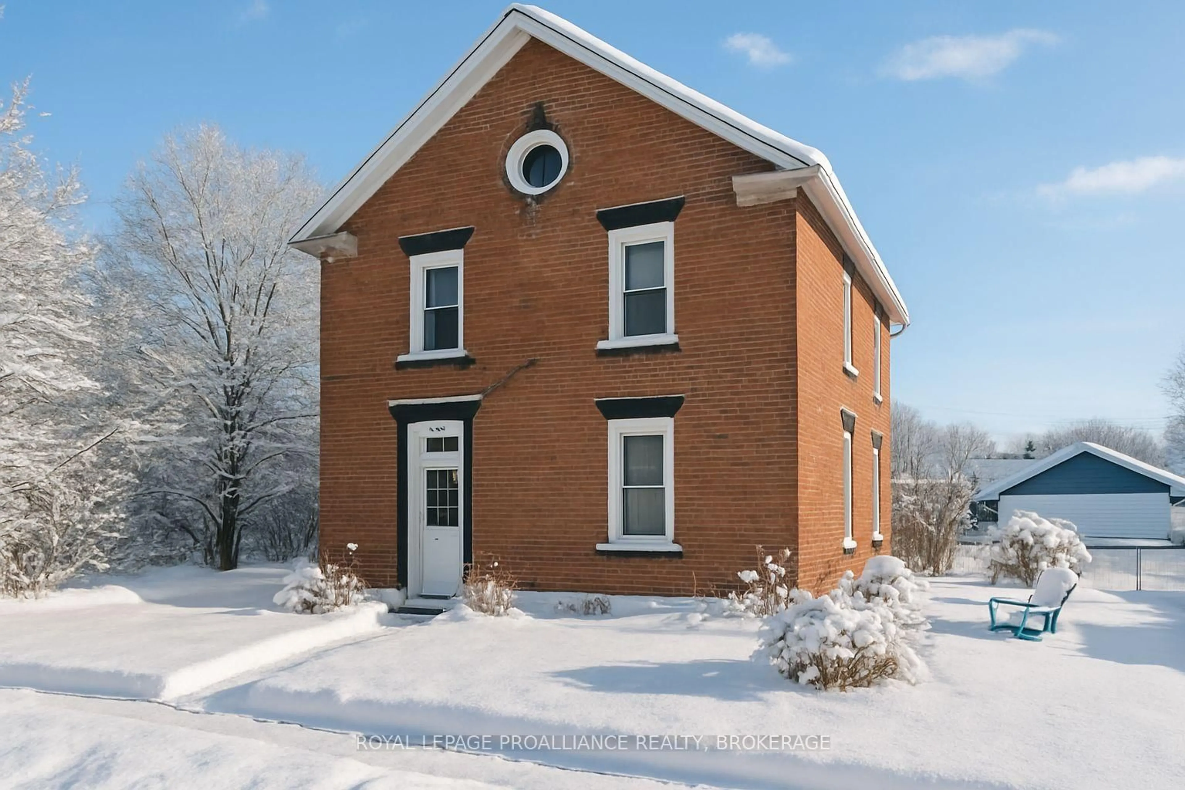 Home with brick exterior material, building for 430 KING St, Gananoque Ontario K7G 2G9