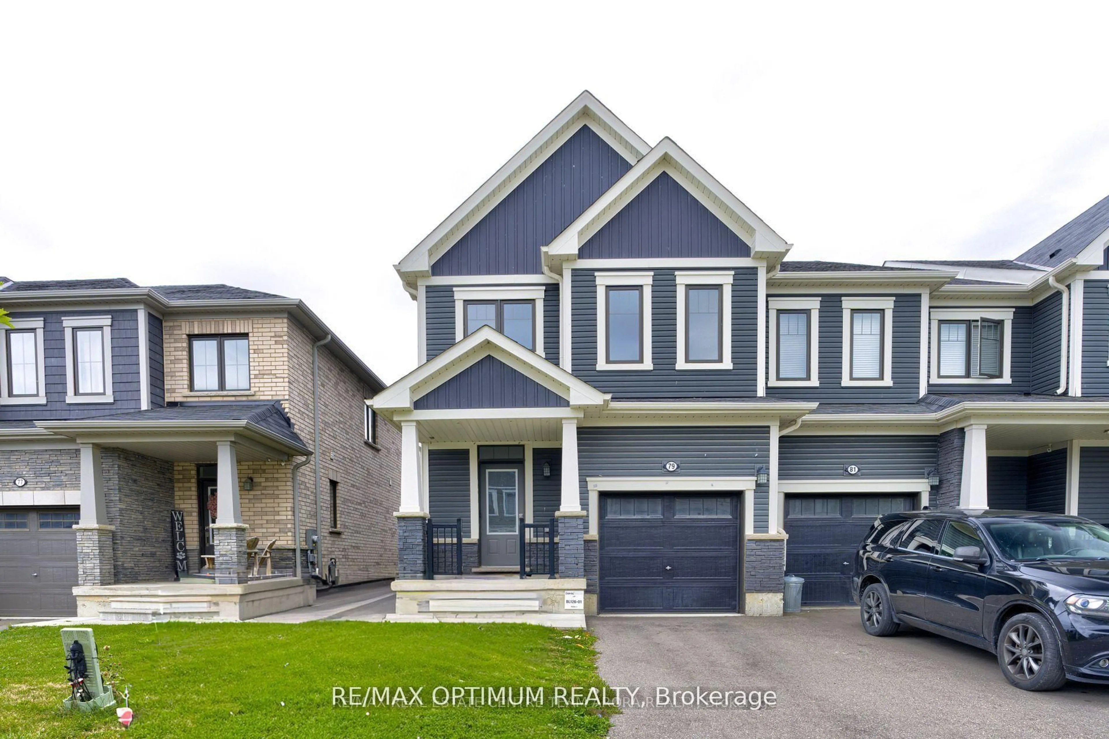 Home with vinyl exterior material, street for 79 Oaktree Dr, Haldimand Ontario N3W 0C7