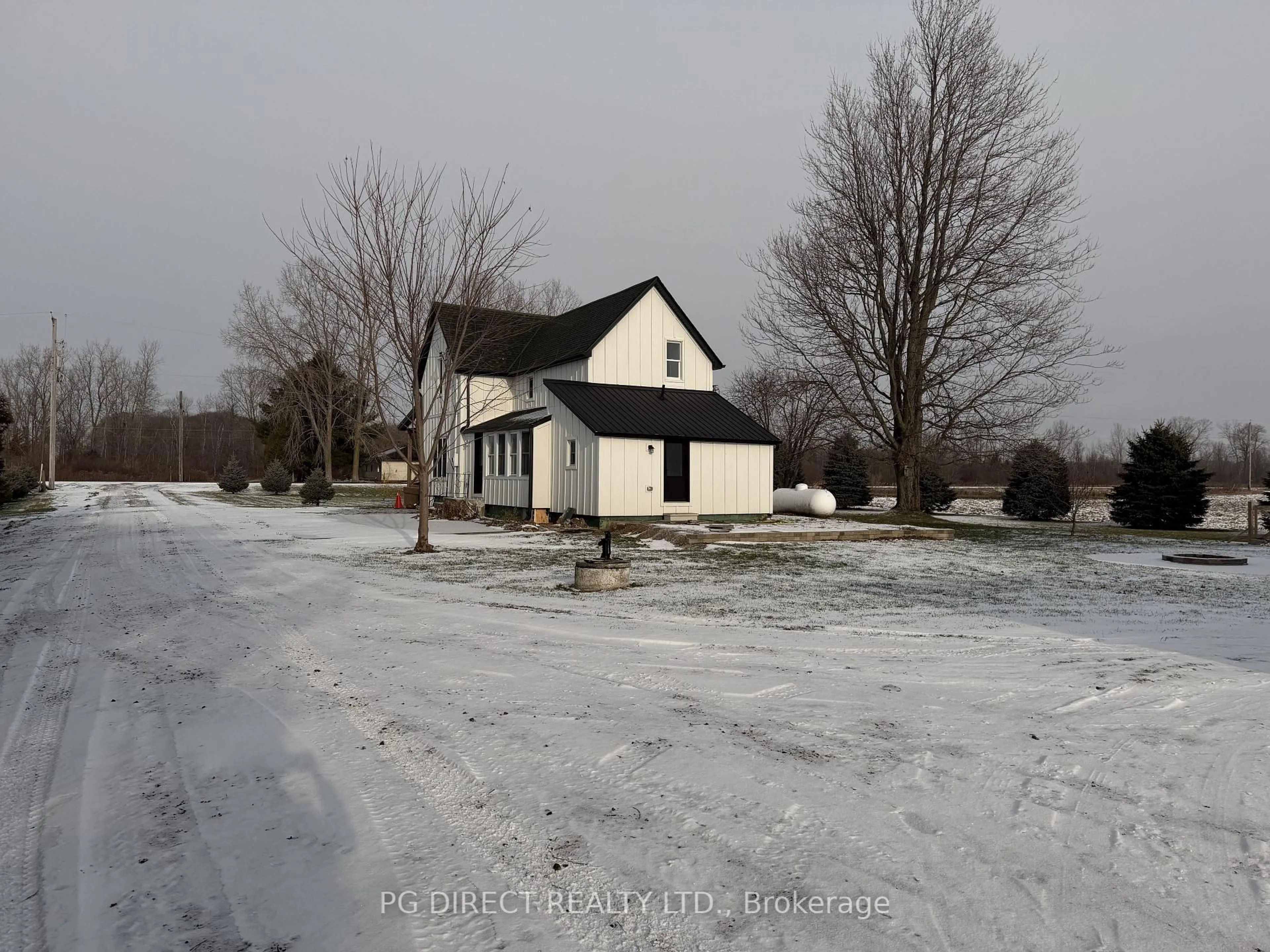 A pic from outside/outdoor area/front of a property/back of a property/a pic from drone, street for 20439 McMillan Line, West Elgin Ontario N0L 2C0