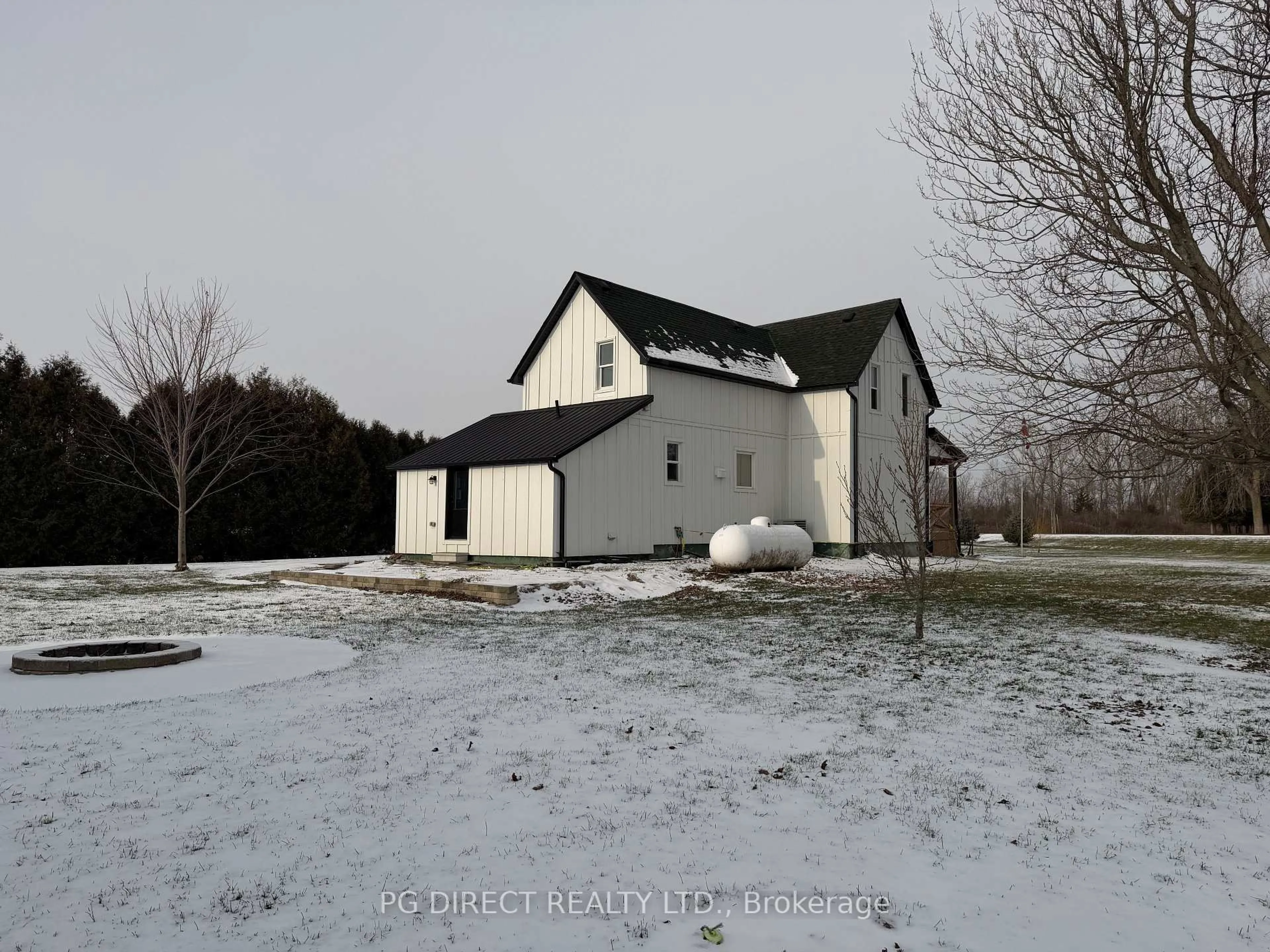 A pic from outside/outdoor area/front of a property/back of a property/a pic from drone, building for 20439 McMillan Line, West Elgin Ontario N0L 2C0