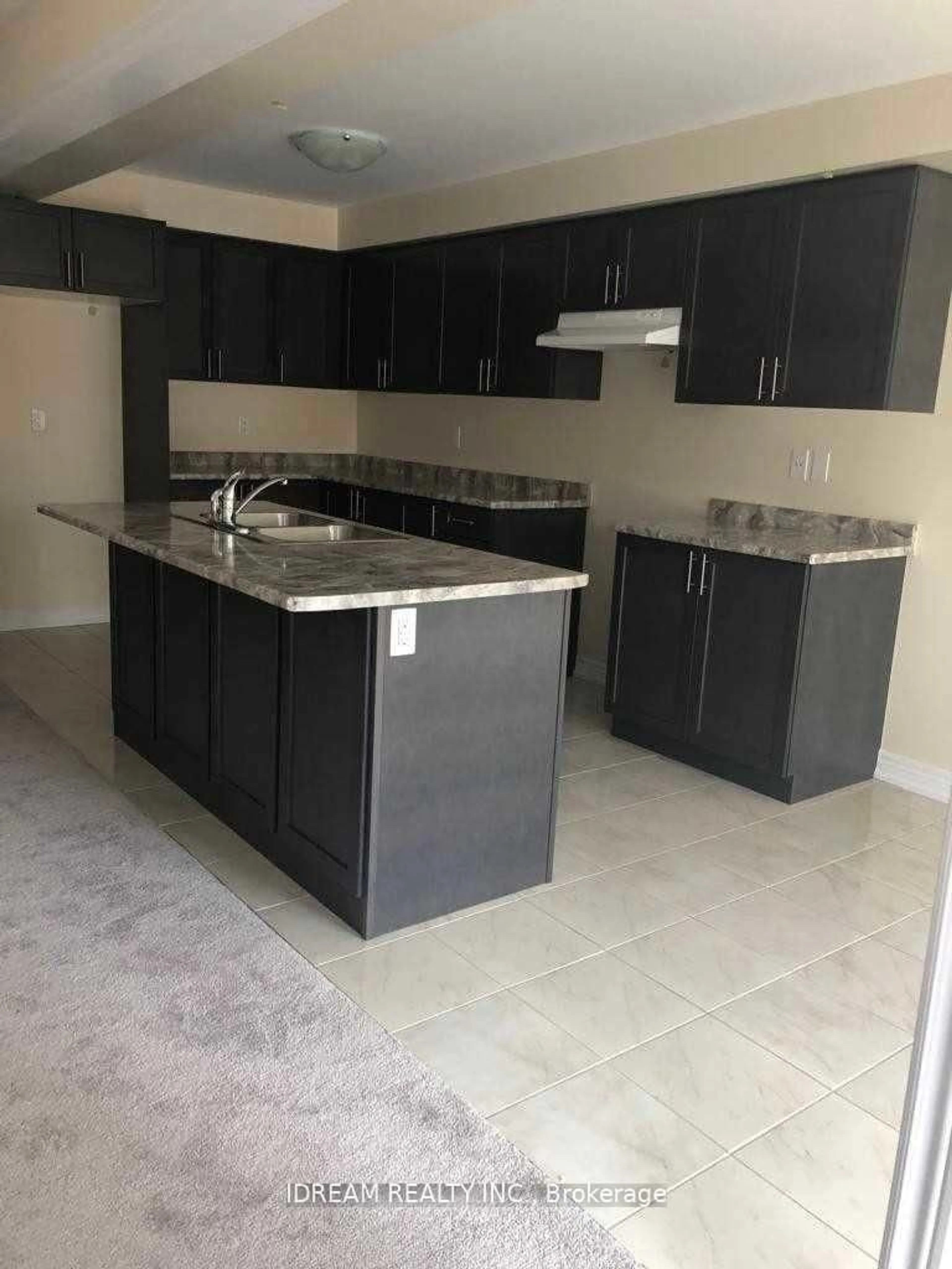 Unknown for 570 Linden Dr #3, Cambridge Ontario N3H 0C9