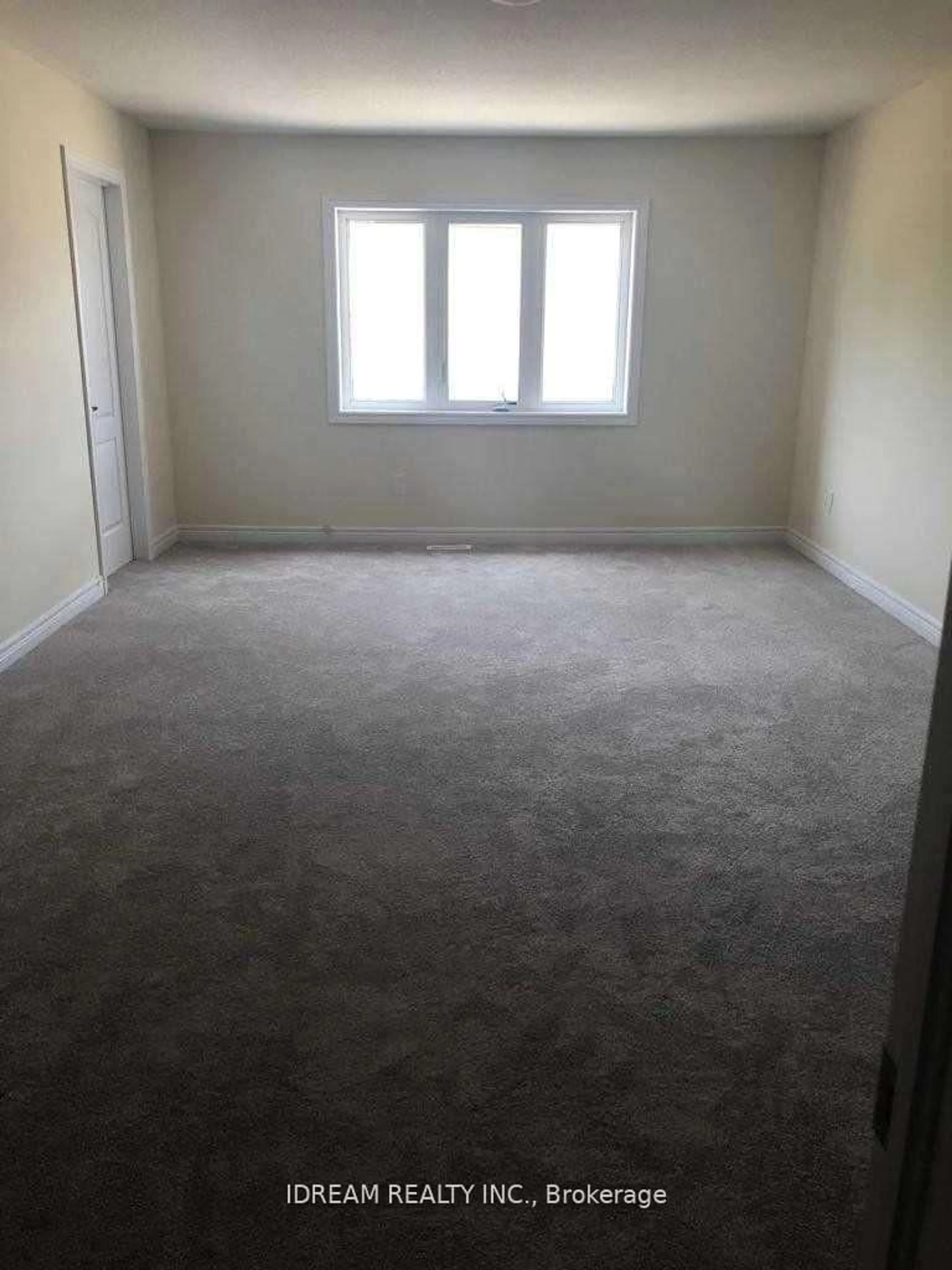 A pic of a room for 570 Linden Dr #3, Cambridge Ontario N3H 0C9