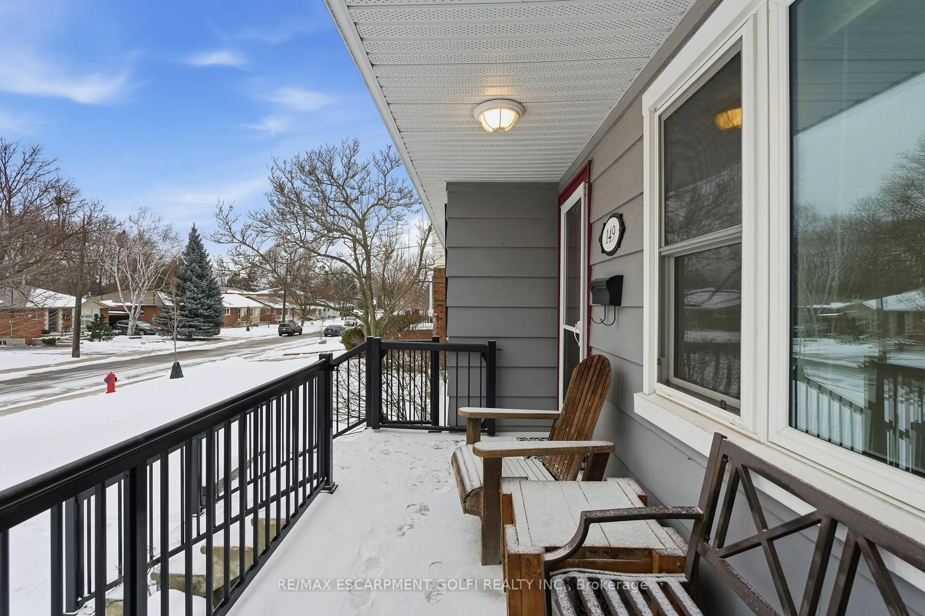 Patio, street for 149 West 28th St, Hamilton Ontario L9C 5H1