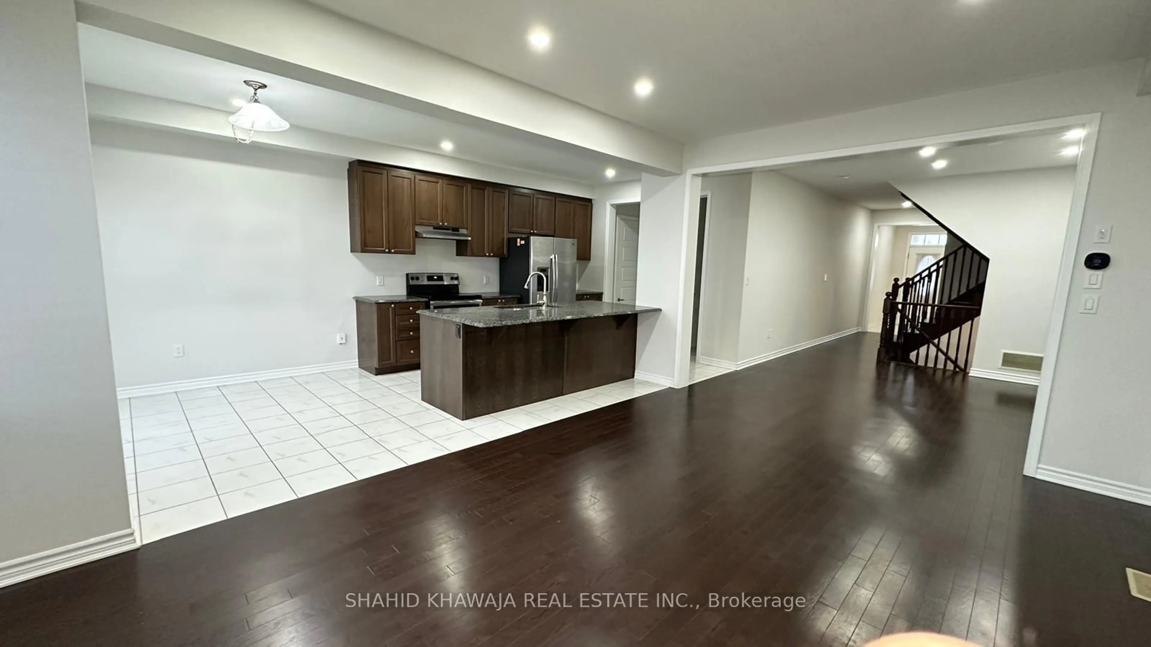 Open concept kitchen, unknown for 112 Ridge Rd, Cambridge Ontario N3E 0C4