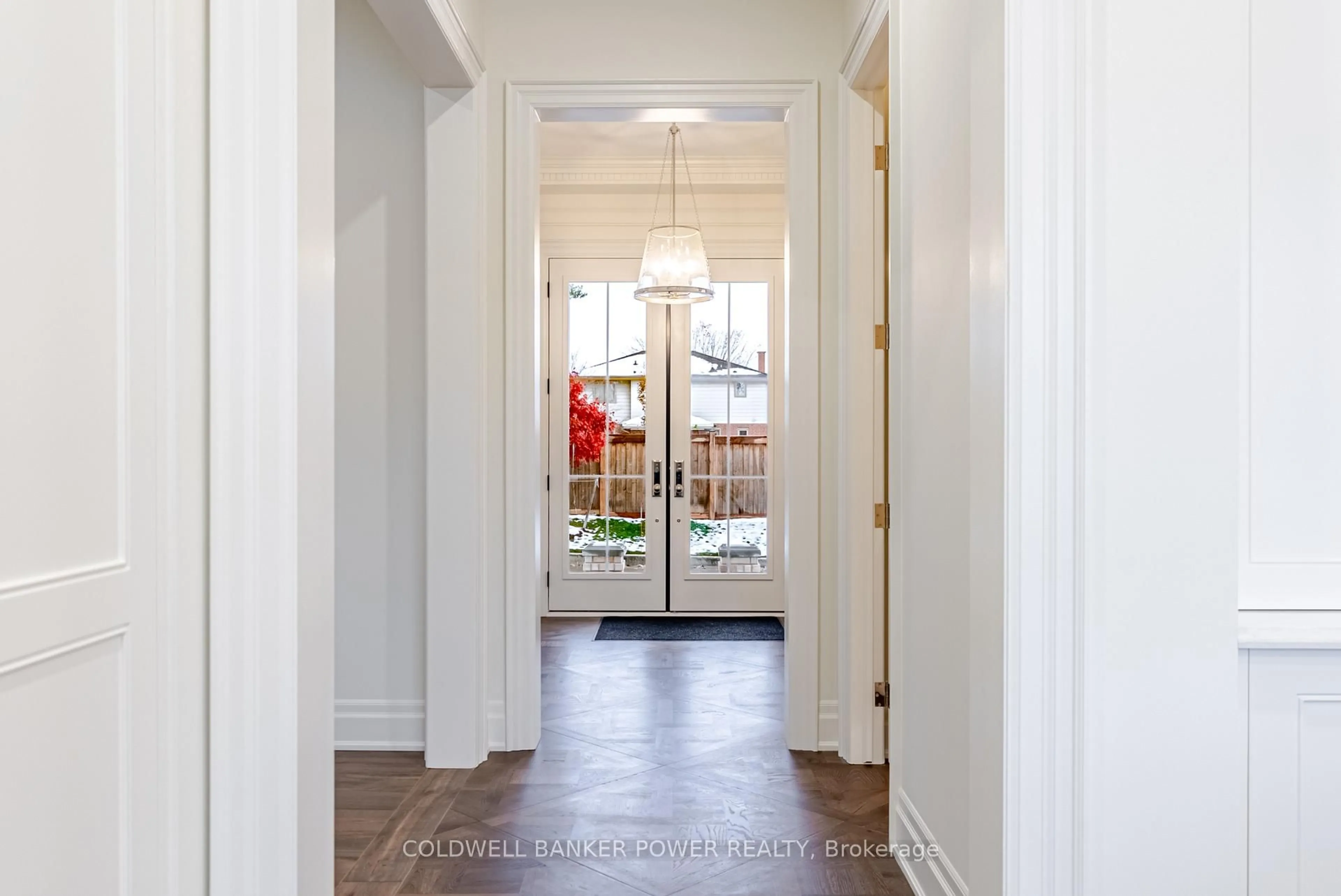 Indoor entryway for 7100 Kilbourne Rd #9, London South Ontario N6P 0L7