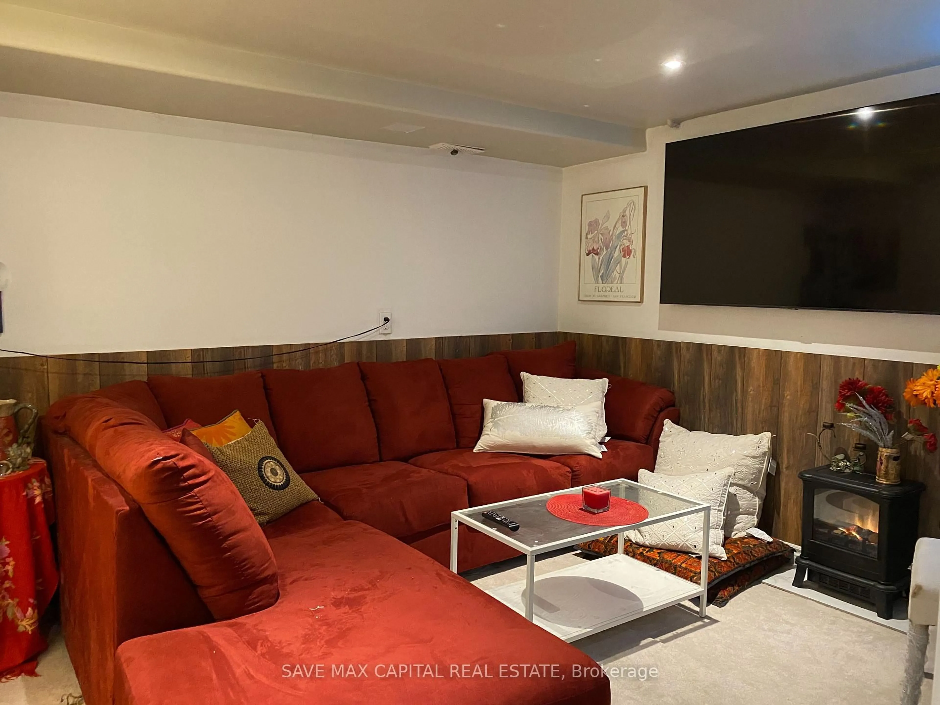 Living room with furniture, unknown for 5966 Frontenac St, Niagara Falls Ontario L2G 3B2