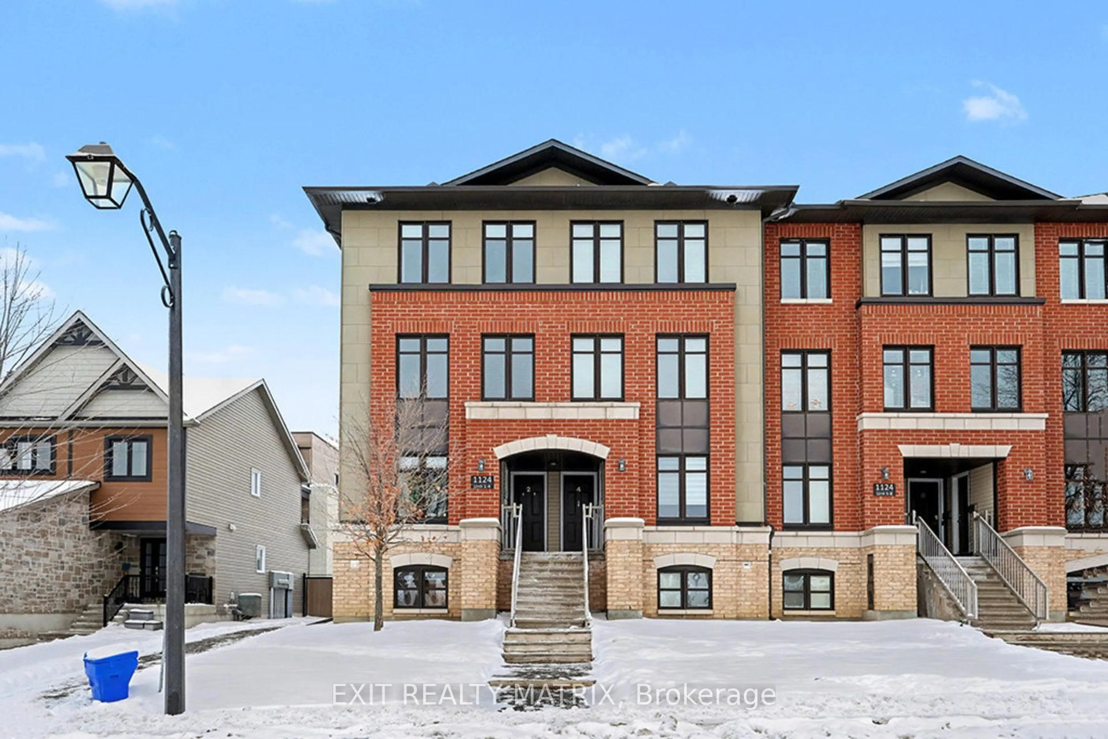 Home with brick exterior material, building for 1124 Docteur Corbeil Blvd #2, Clarence-Rockland Ontario K4K 0G9