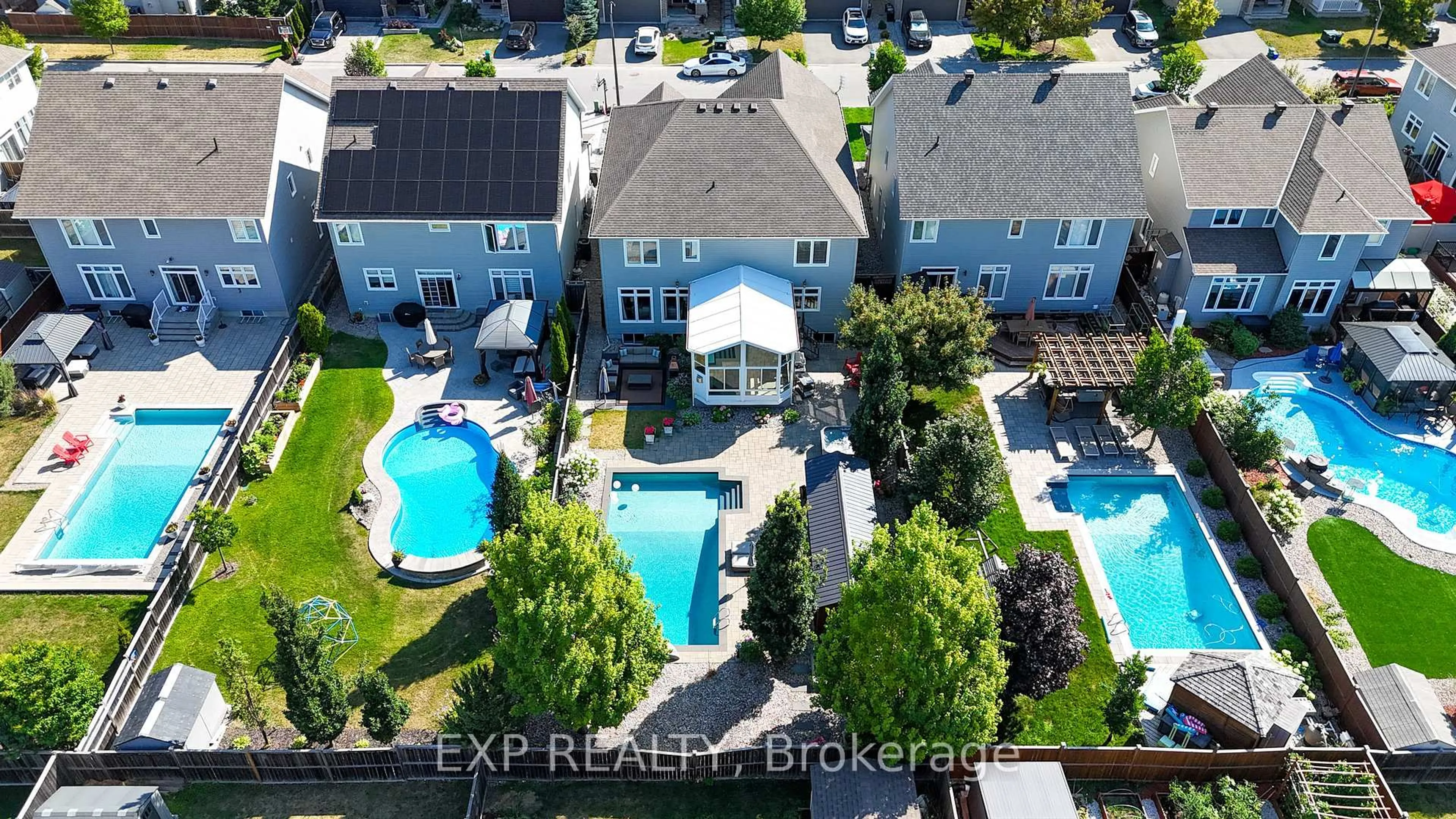 A pic from outside/outdoor area/front of a property/back of a property/a pic from drone, street for 327 Dunlin Rdge, Ottawa Ontario K2J 0E3