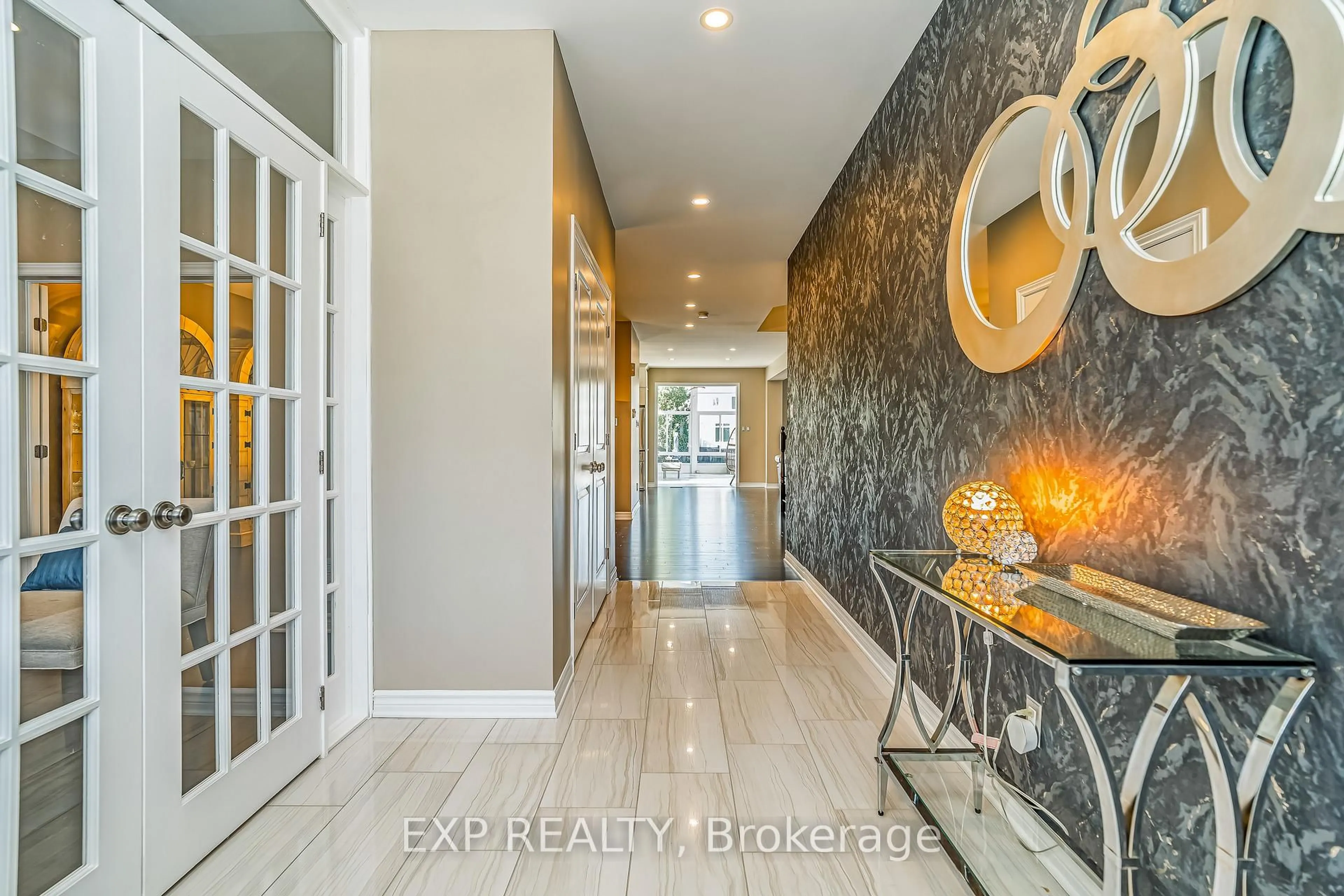 Indoor entryway for 327 Dunlin Rdge, Ottawa Ontario K2J 0E3