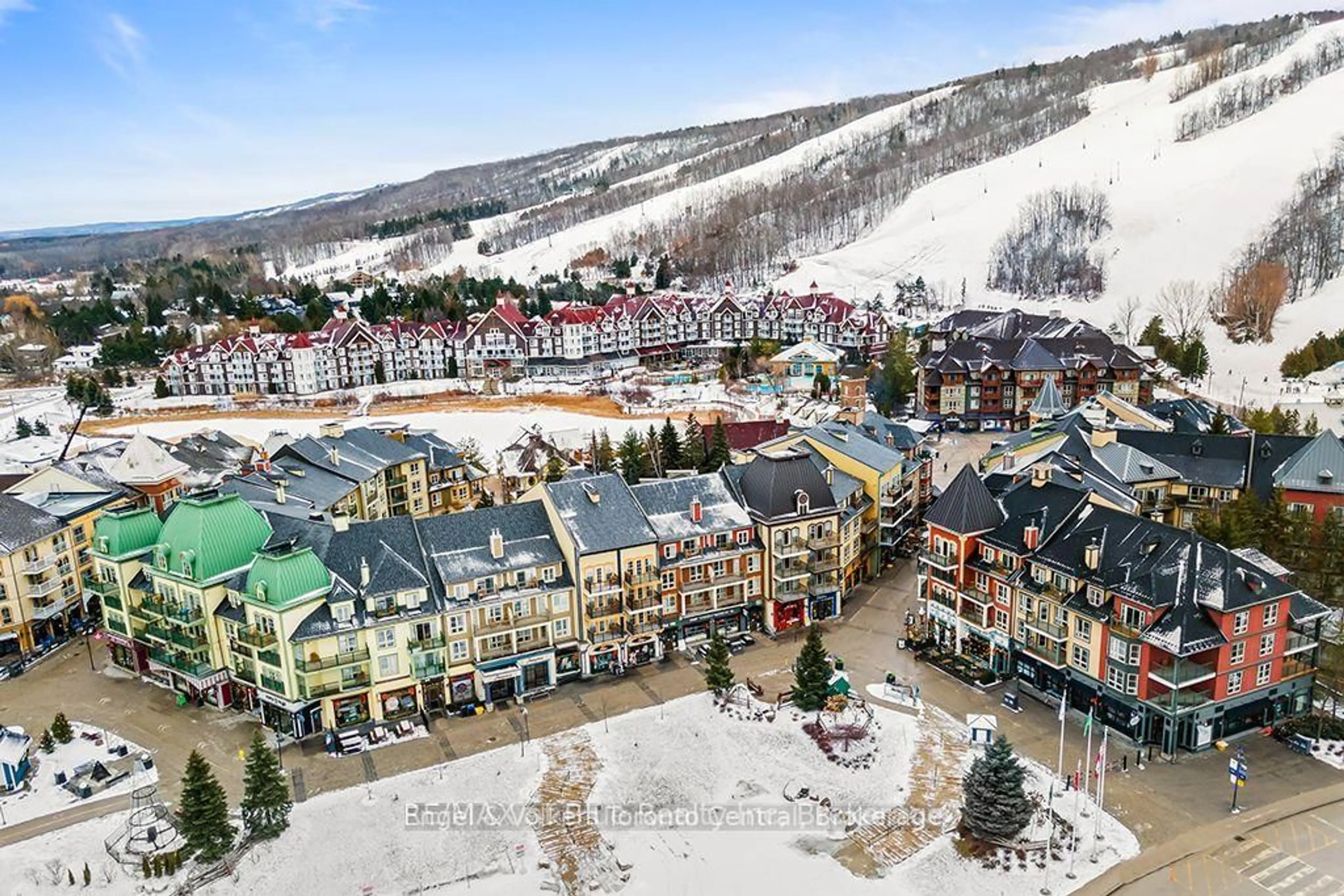 A pic from outside/outdoor area/front of a property/back of a property/a pic from drone, mountain view for 170 JOZO WEIDER Blvd #142, Blue Mountains Ontario L9Y 0V2