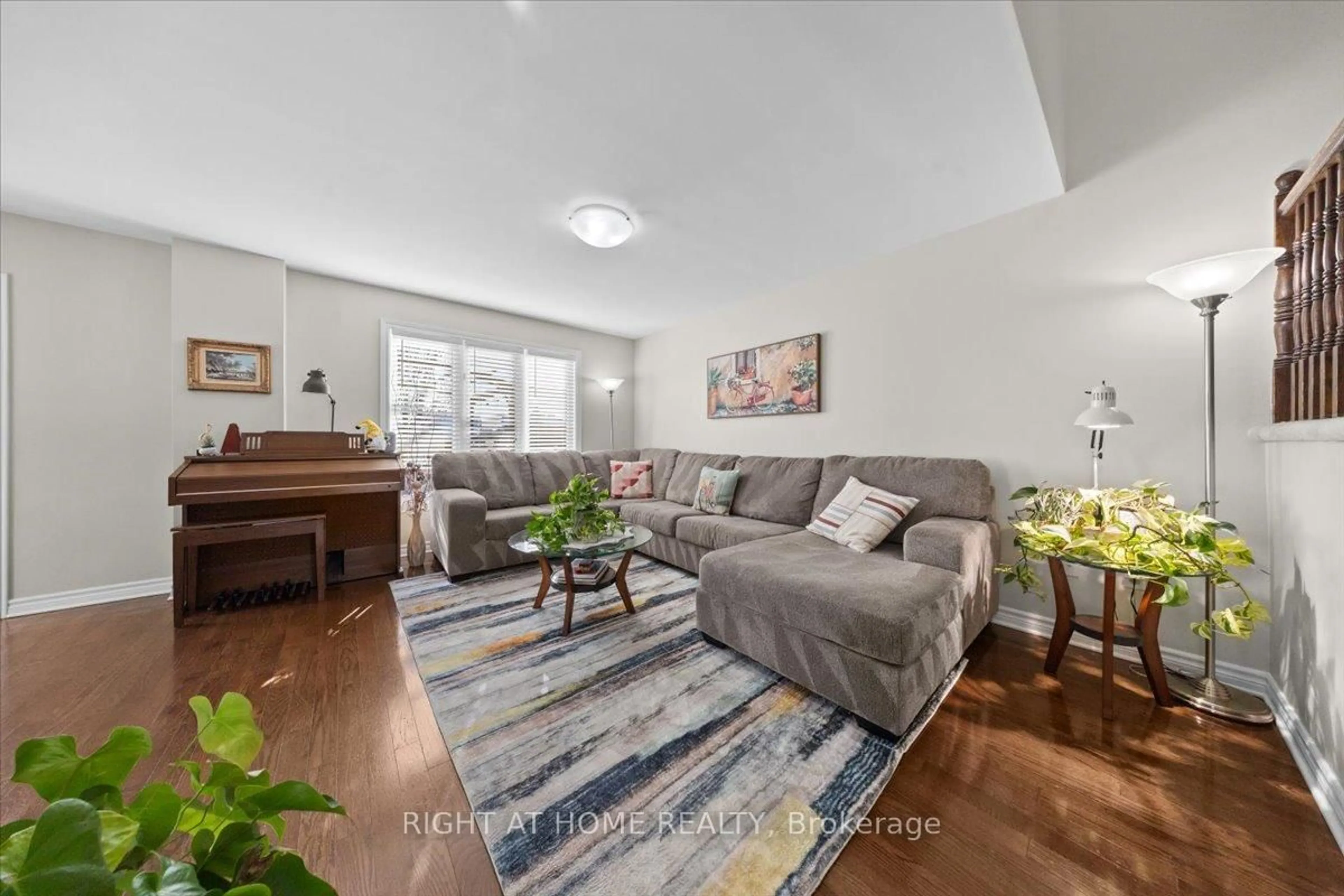 Living room with furniture, unknown for 225 Mica Cres, Clarence-Rockland Ontario K4K 0E3