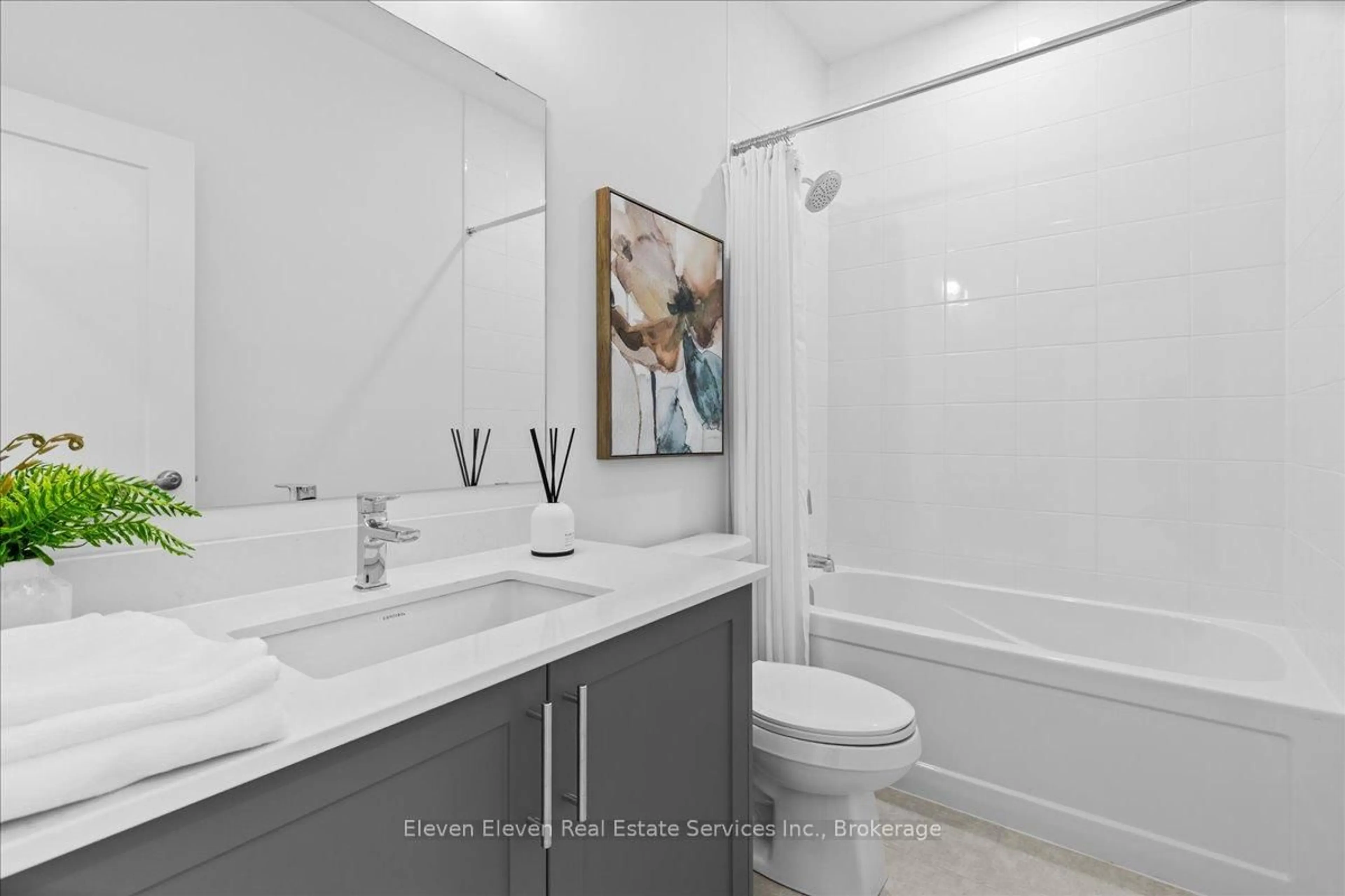 Standard bathroom, ceramic/tile floor for 146 Tempera St, Stratford Ontario N5A 0L6