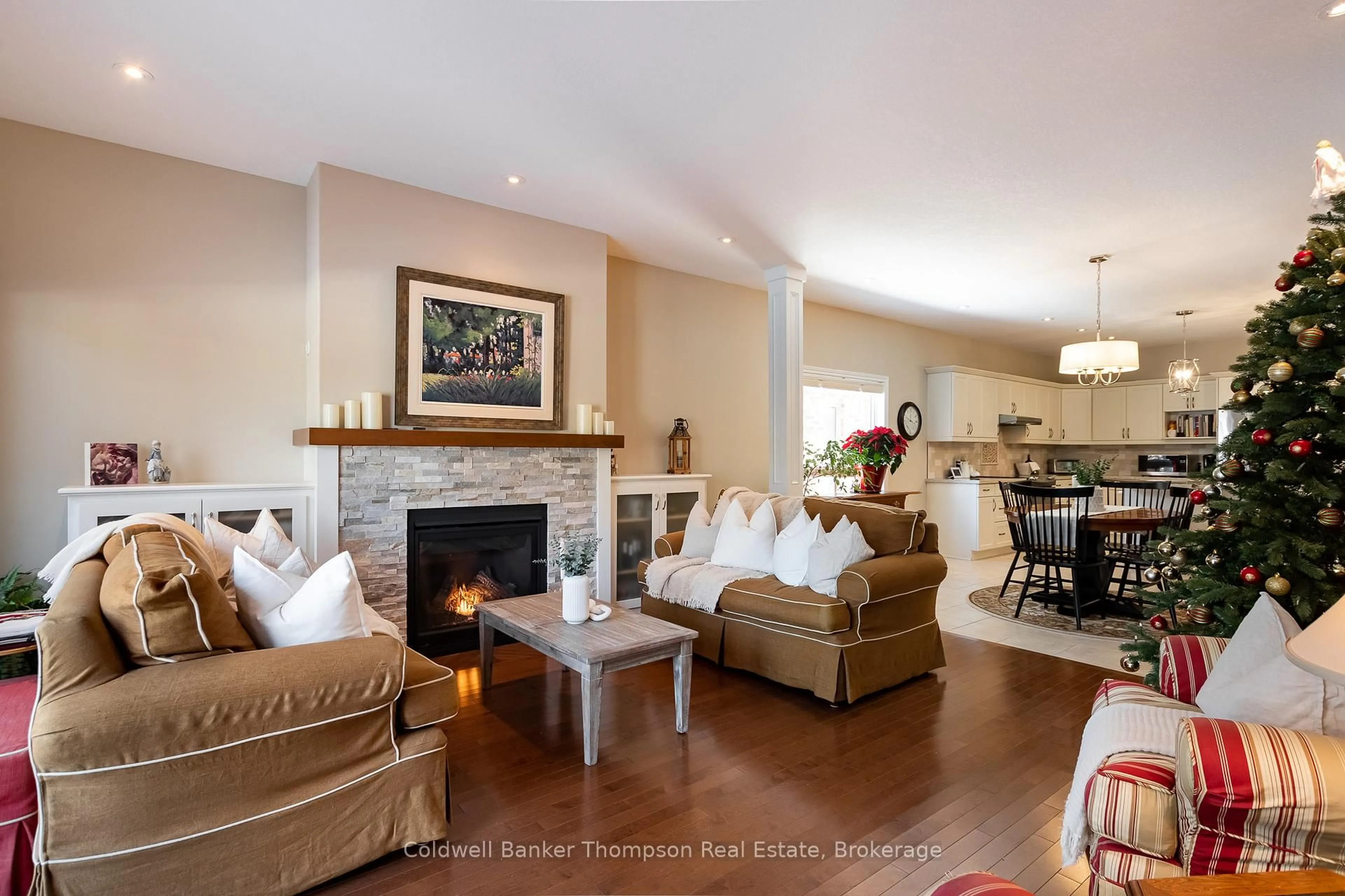 Living room with furniture, unknown for 32 Prestwick Dr, Huntsville Ontario P1H 0C2