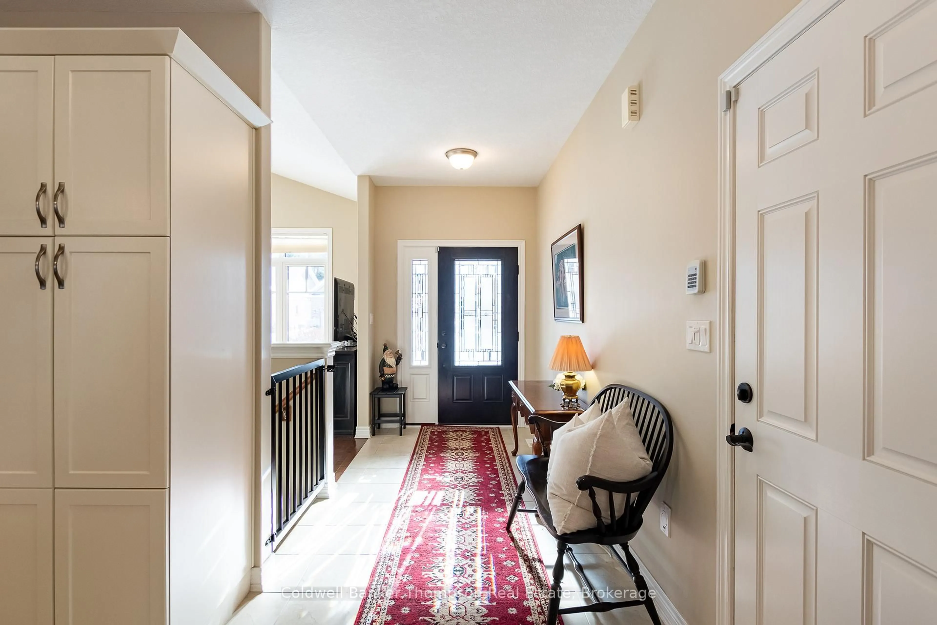 Indoor entryway for 32 Prestwick Dr, Huntsville Ontario P1H 0C2